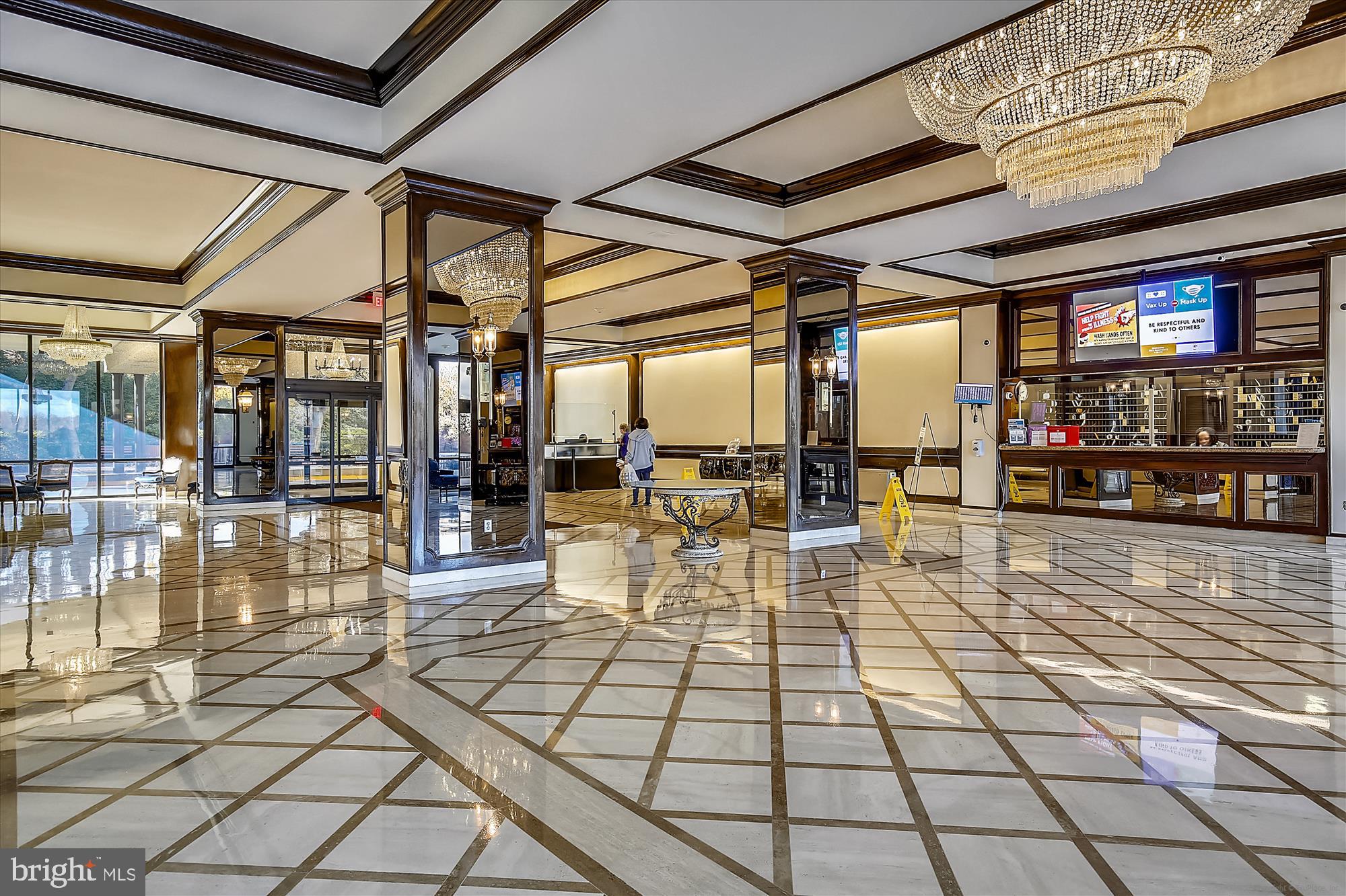 PROMENADE TOWERS - Residential