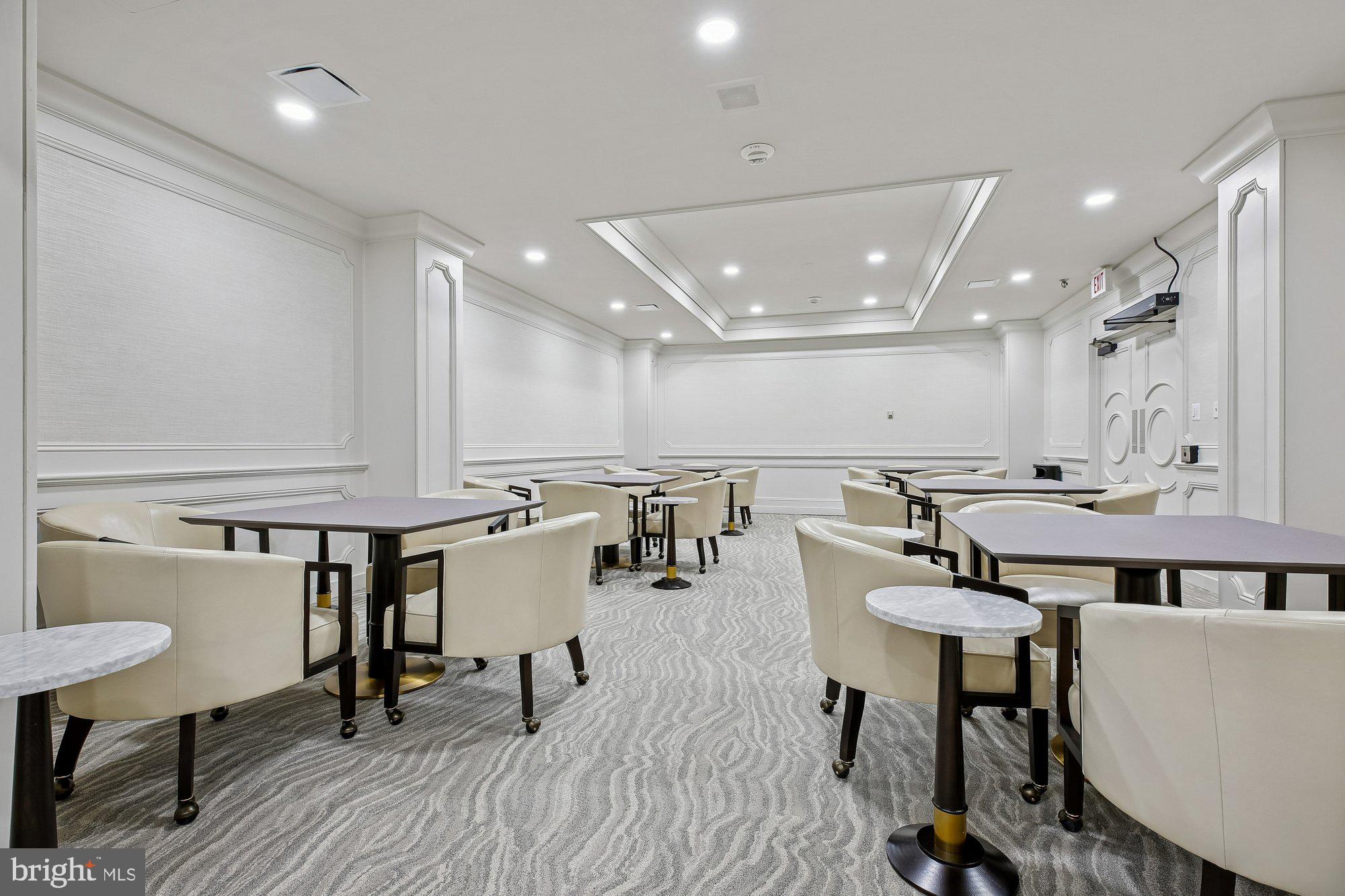 PROMENADE TOWERS - Residential