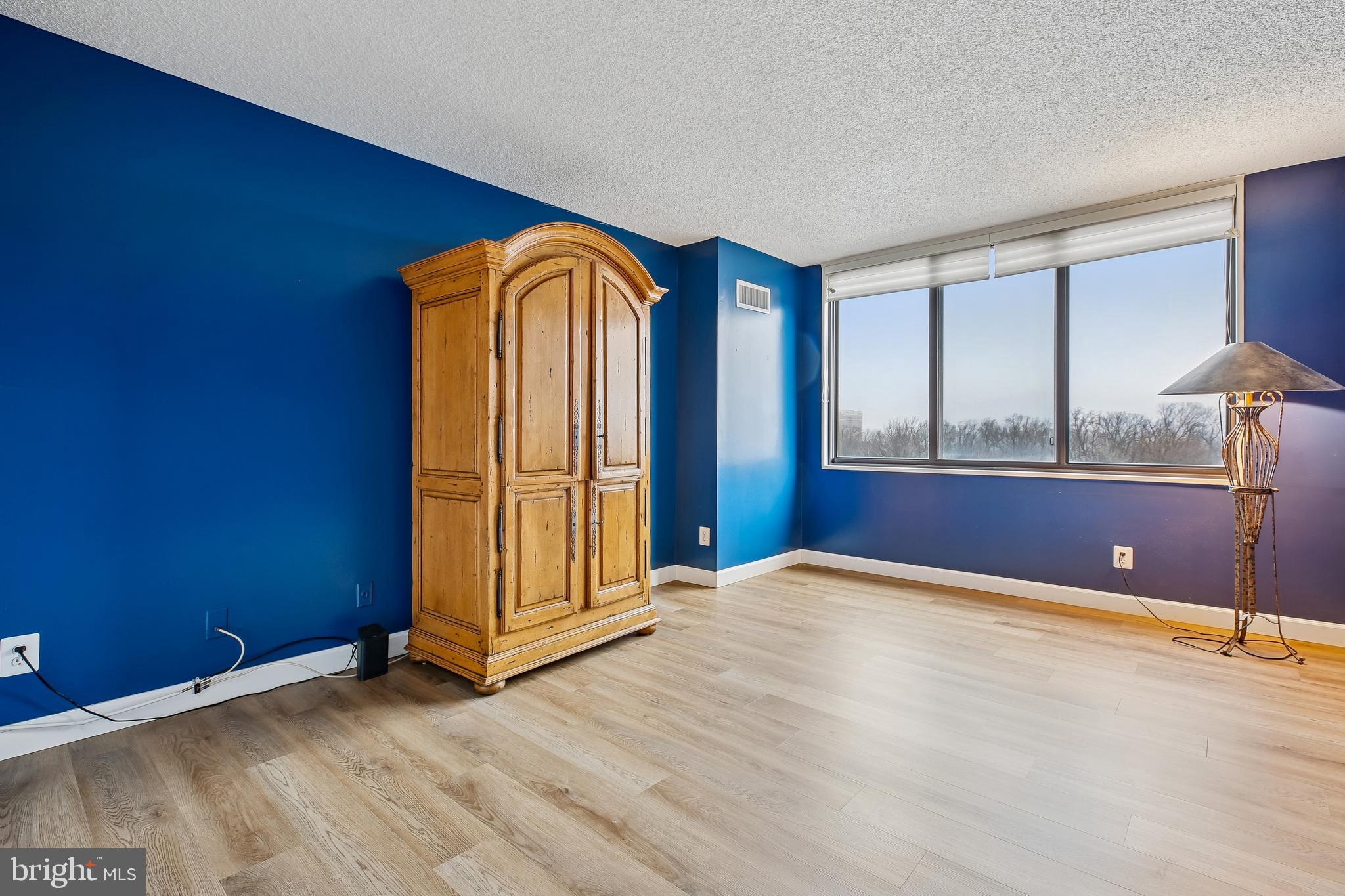 PROMENADE TOWERS - Residential