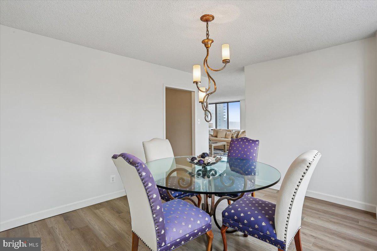 PROMENADE TOWERS - Residential