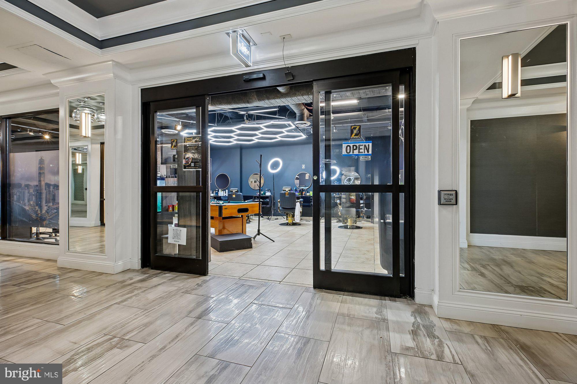 PROMENADE TOWERS - Residential