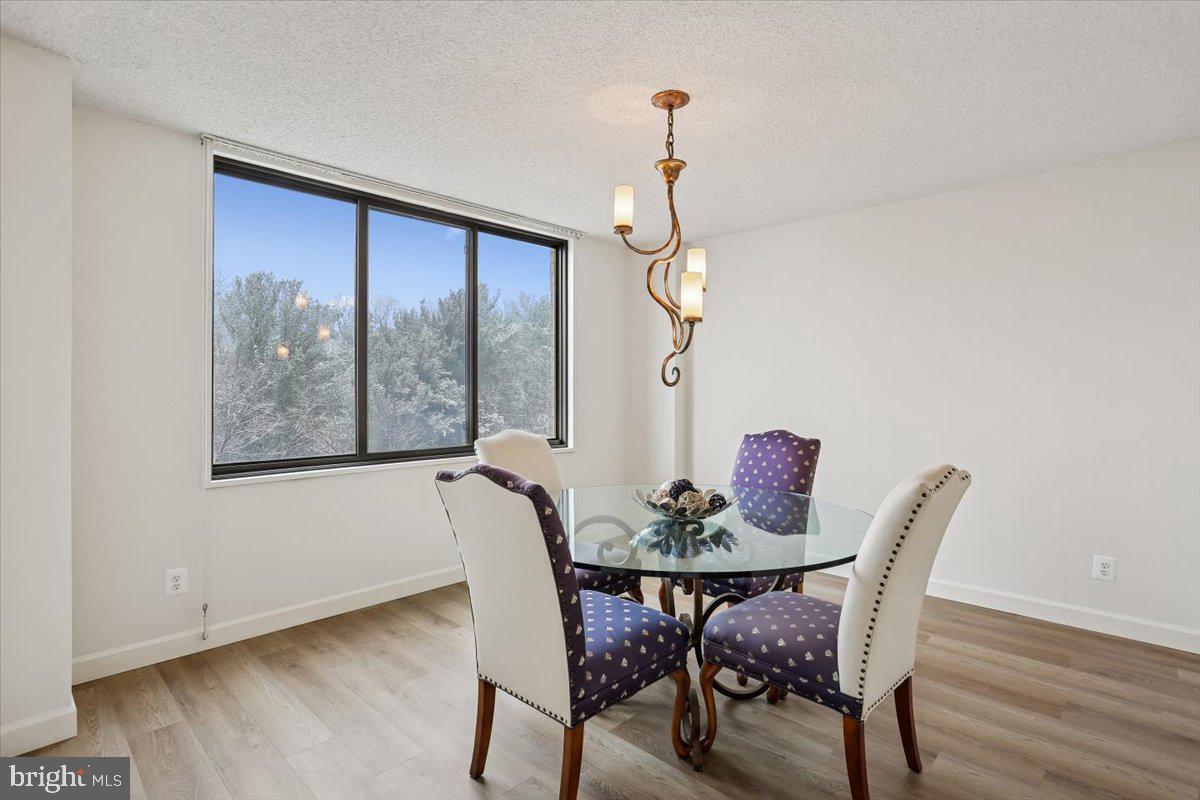 PROMENADE TOWERS - Residential