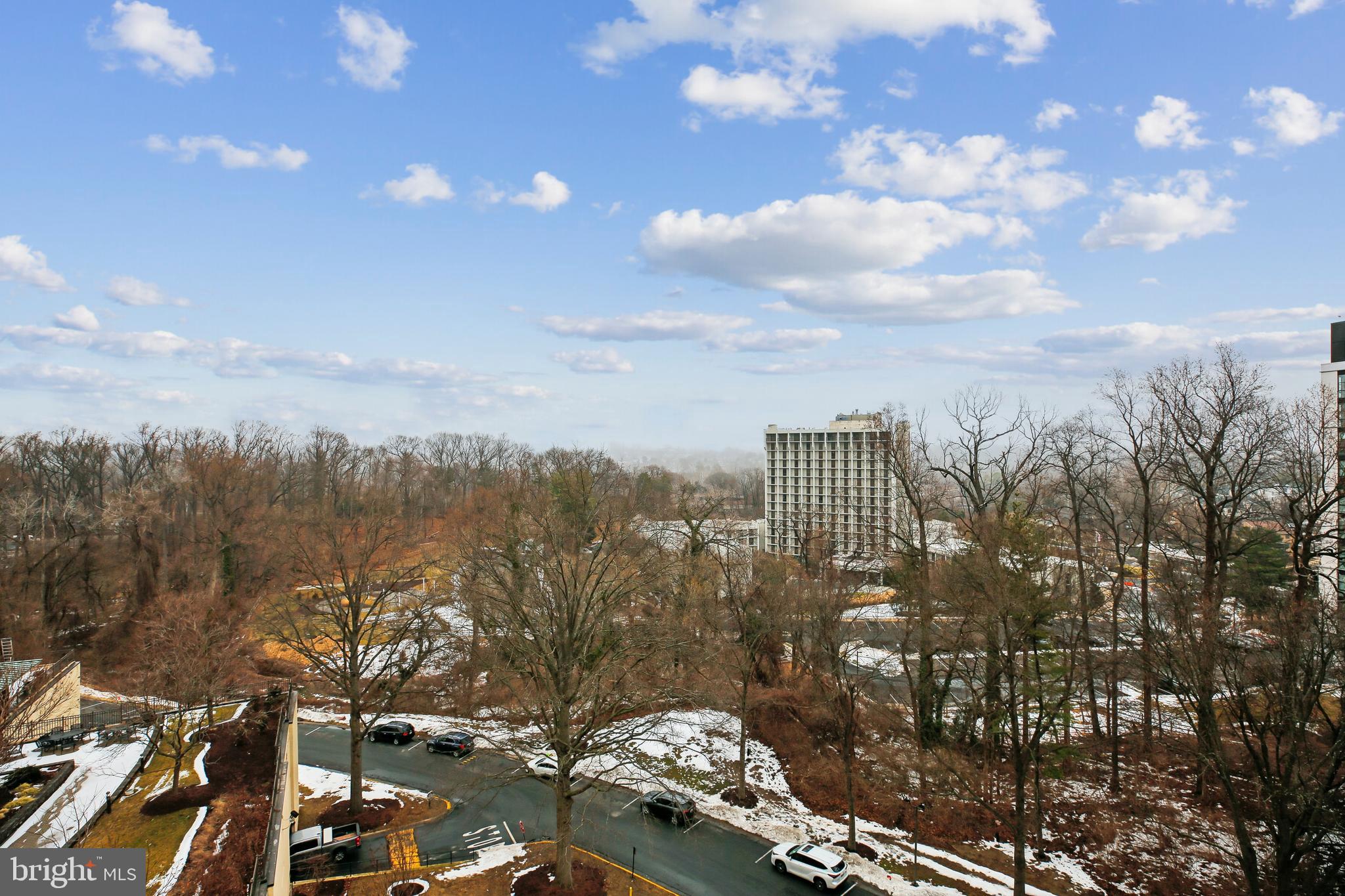 PROMENADE TOWERS - Residential