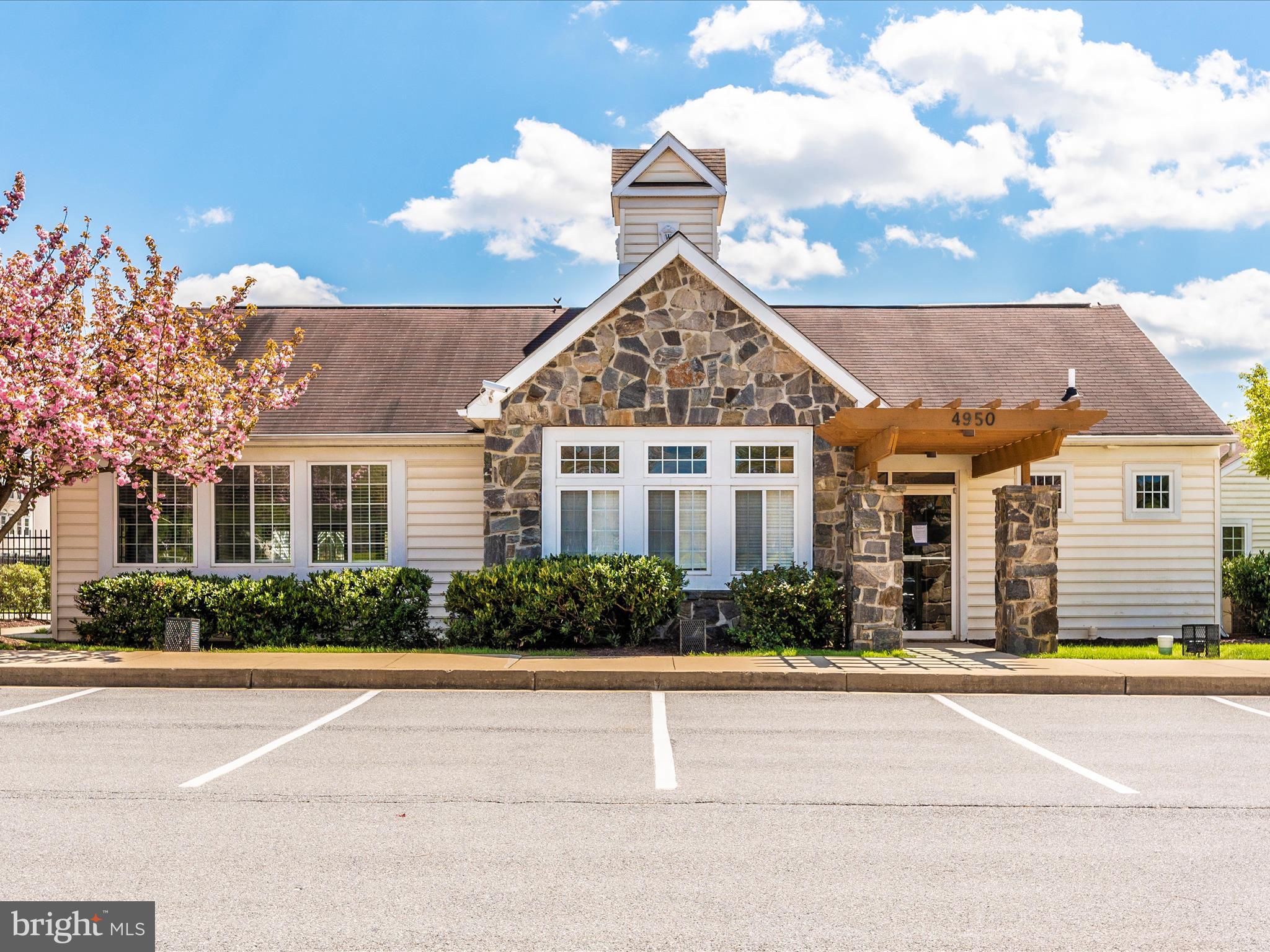 WELLINGTON TRACE - Residential