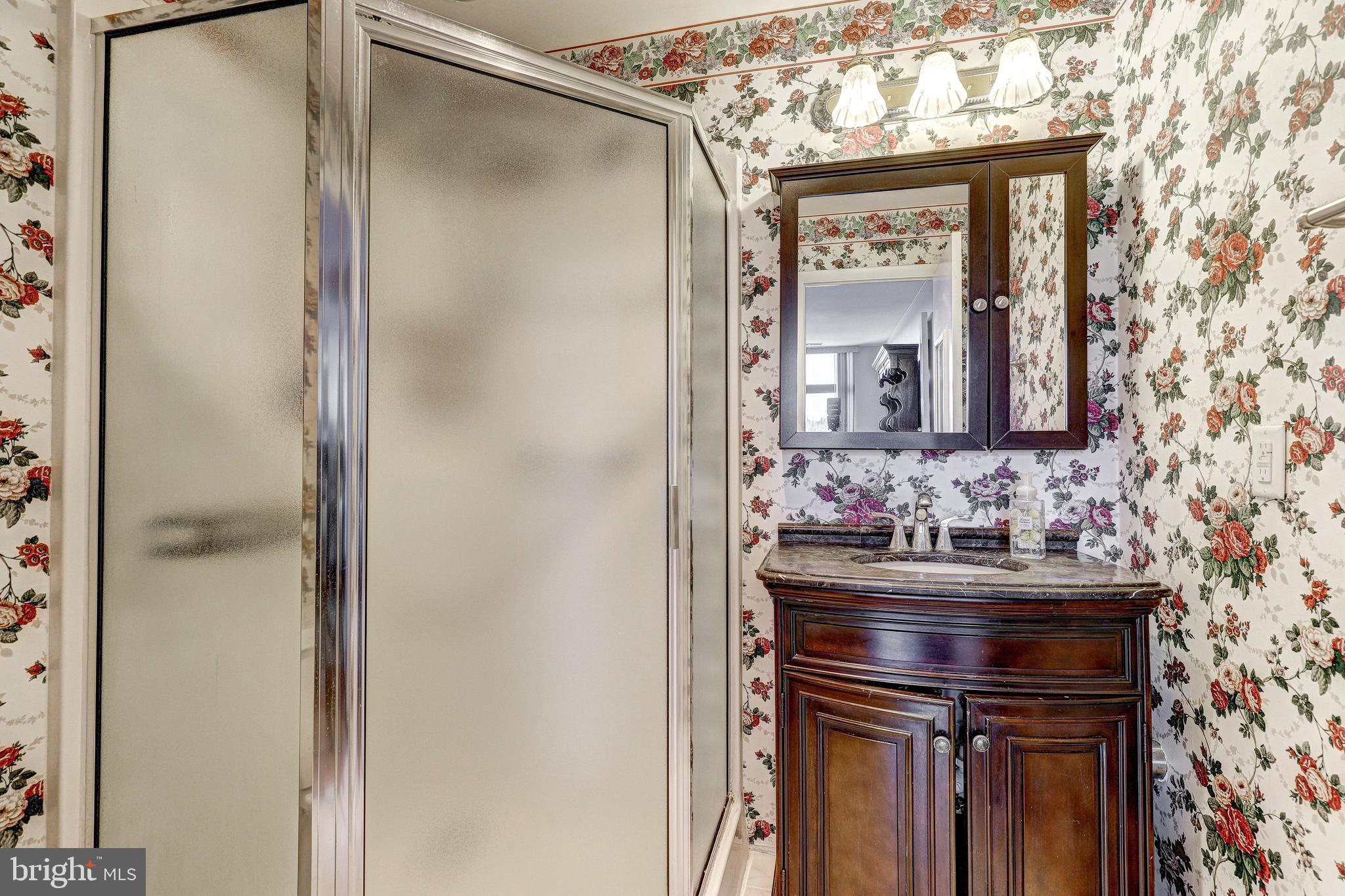 DULANEY TOWERS - Residential