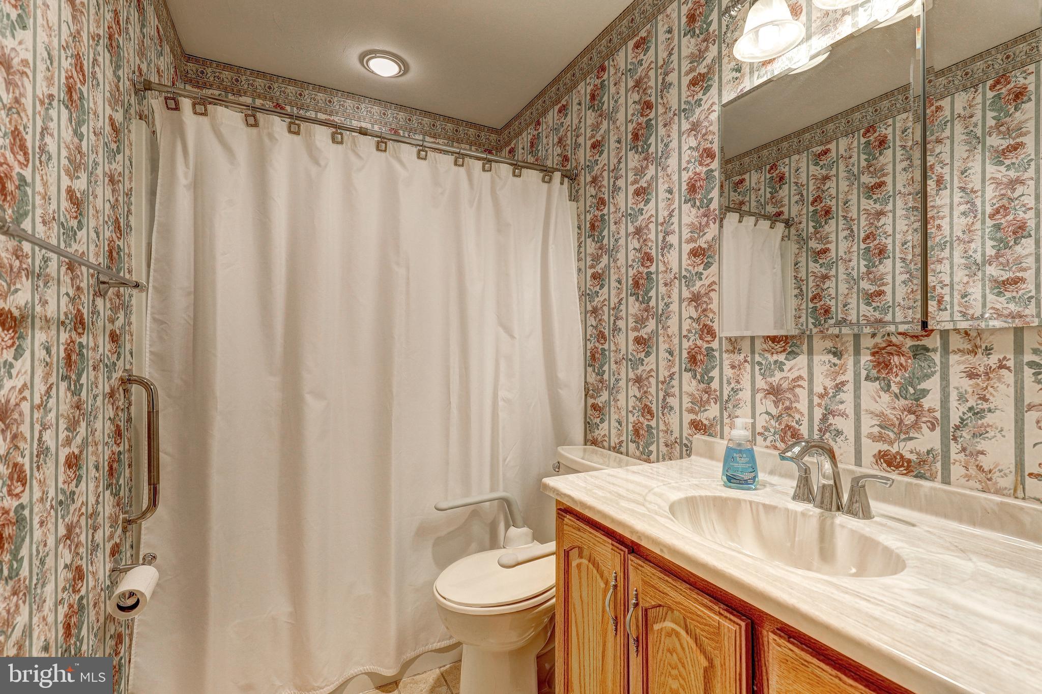 DULANEY TOWERS - Residential