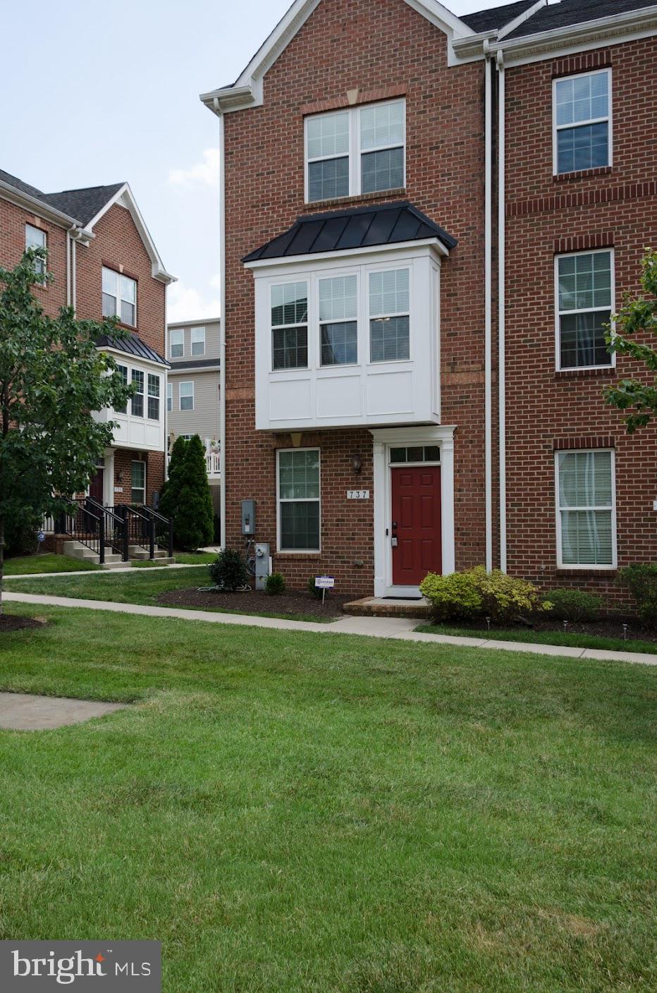 Welcome Home!
This beautifully maintained 3-level end-unit townhome with garage checks every box! Featuring 3 spacious bedrooms, each with its own full private bath, and an open, sun-filled layout—this is the perfect blend of comfort, style, and convenience.
The main level offers an open-concept design ideal for entertaining, with a bright living and dining area, a gourmet kitchen with granite countertops, a center island, hardwood floors, and easy access to the deck.
The owner’s suite is a true retreat with a private bath and generous closet space. Additional highlights include a washer & dryer, large windows offering natural light throughout, and thoughtful upgrades throughout.
Nestled in a vibrant community near tot lots, a dog park, and just minutes from Fells Point, local restaurants, parks, and all major commuter routes—you’ll love the location as much as the home.
Don’t miss this opportunity—schedule your private tour today!