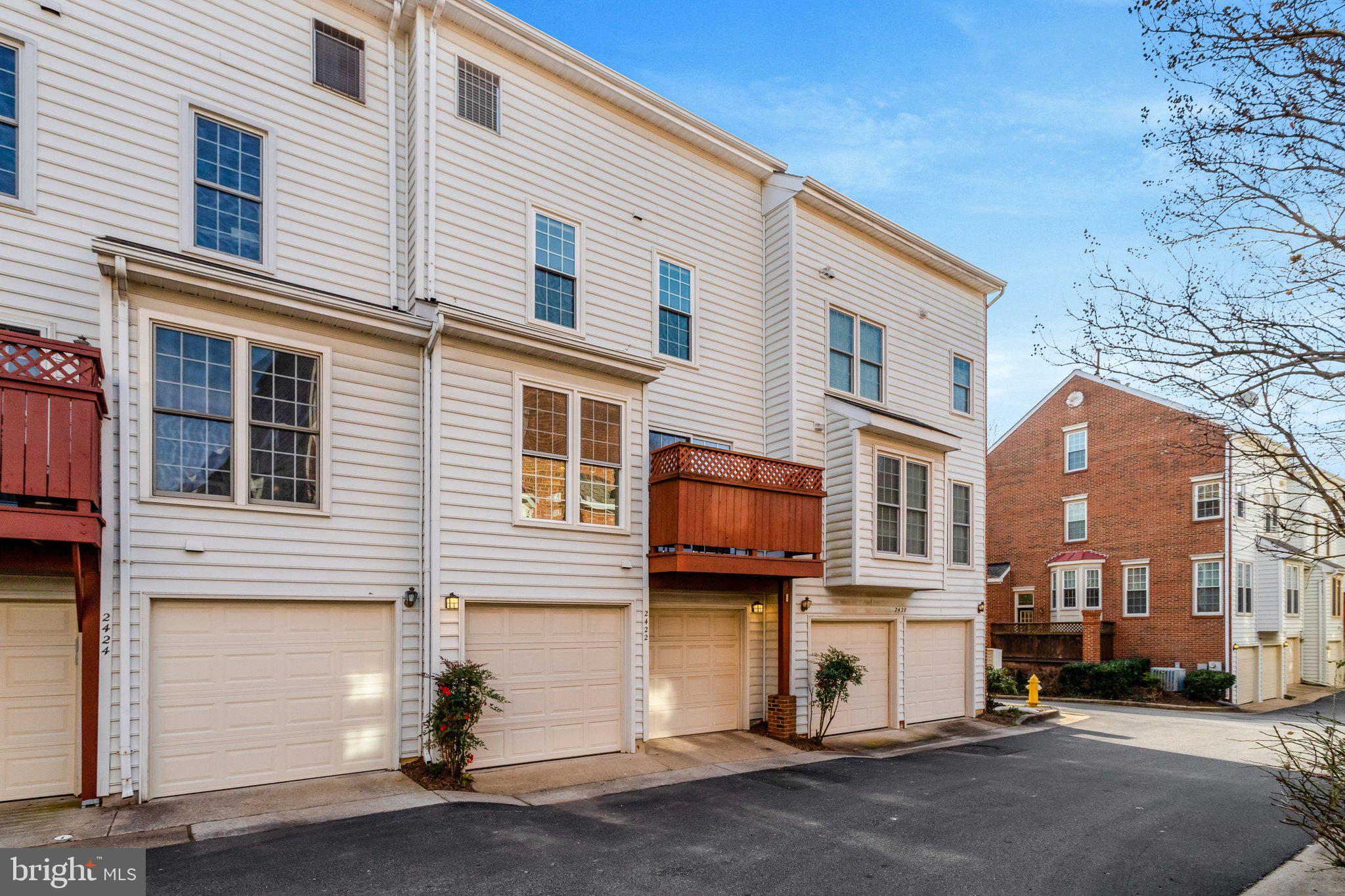 2422 N HAMPTON DRIVE