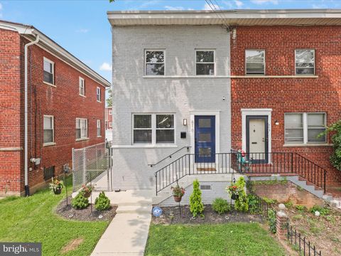 610 GALVESTON PLACE SE WASHINGTON DC 20032