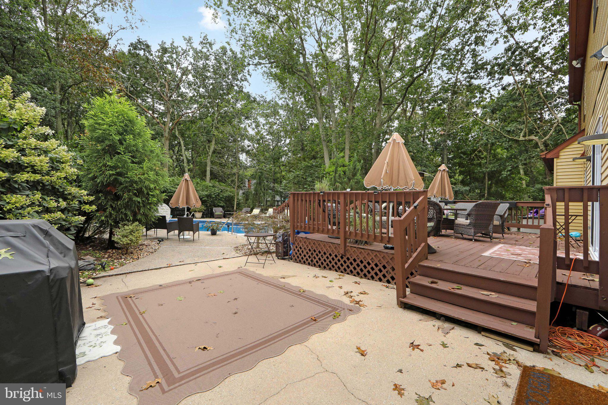 6 GRISTMILL COURT