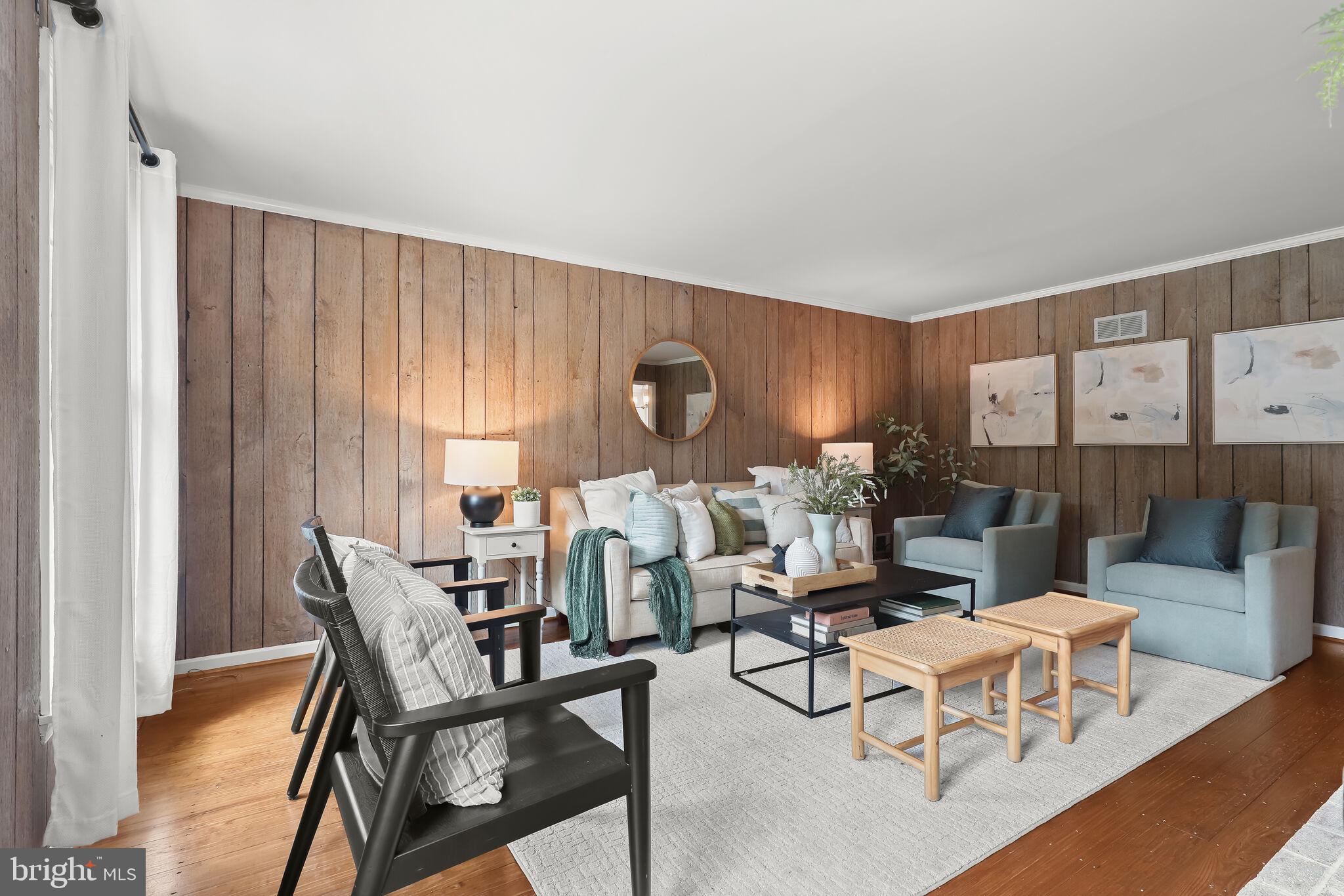 HOLLY KNOLL - Residential