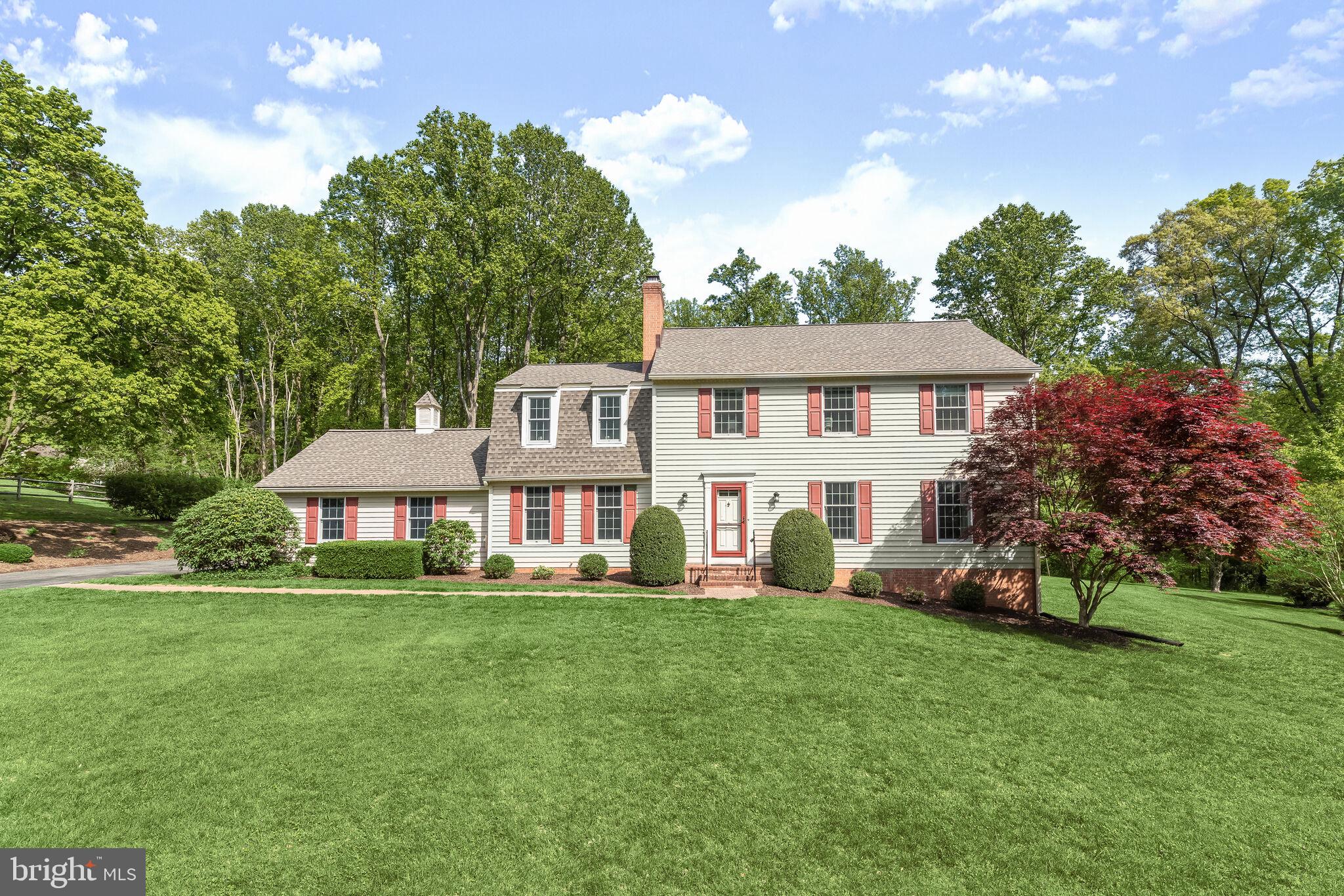 HOLLY KNOLL - Residential