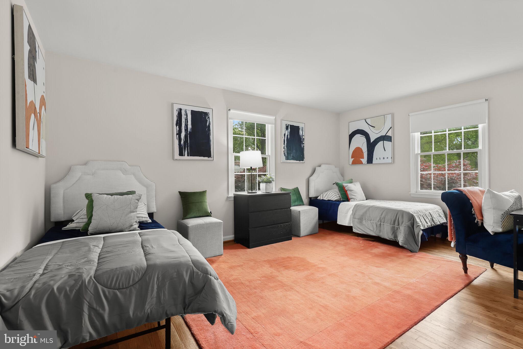 HOLLY KNOLL - Residential