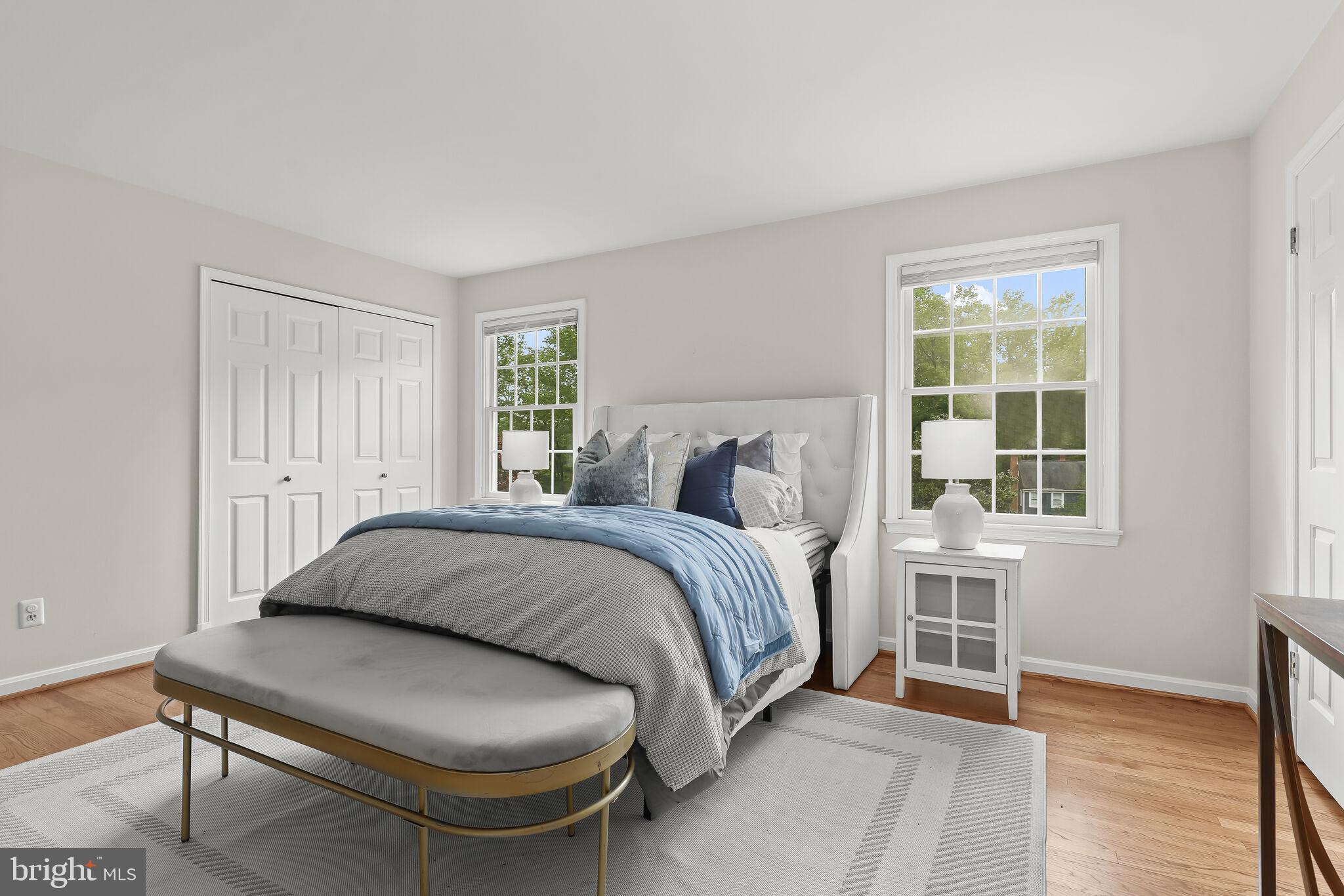 HOLLY KNOLL - Residential