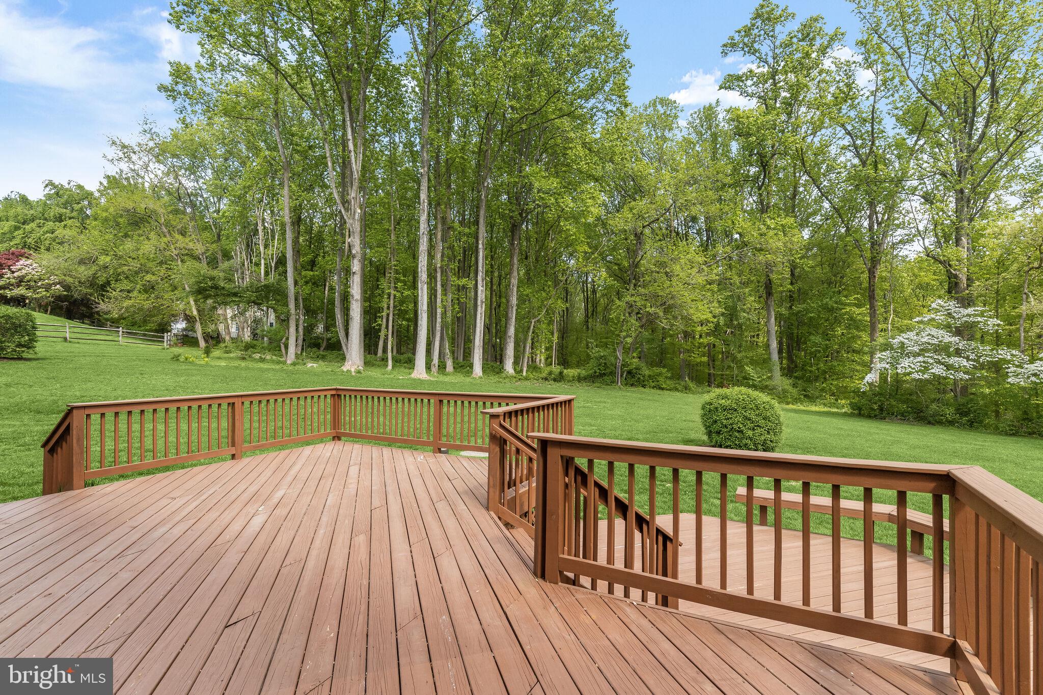 HOLLY KNOLL - Residential