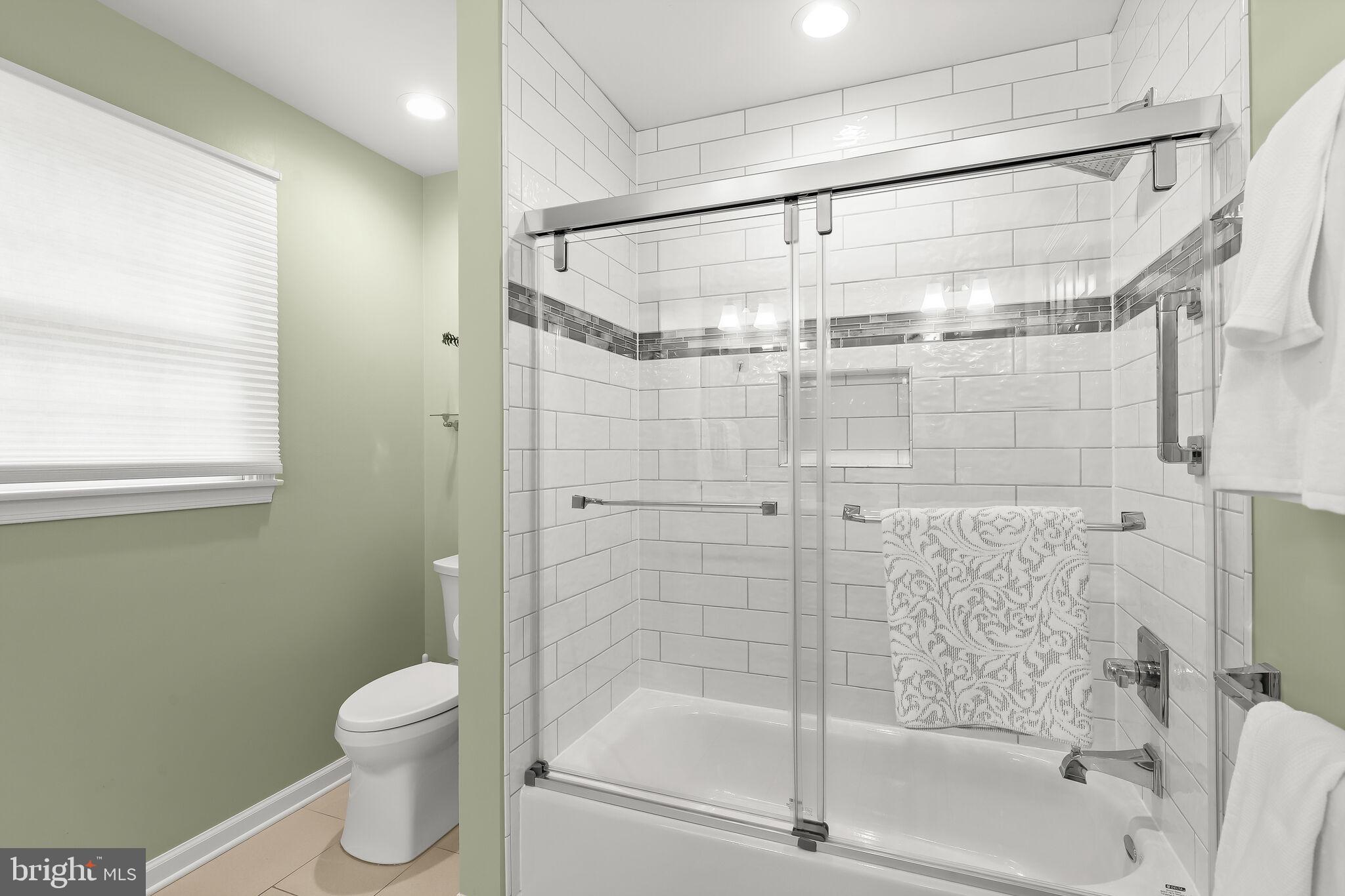 HOLLY KNOLL - Residential