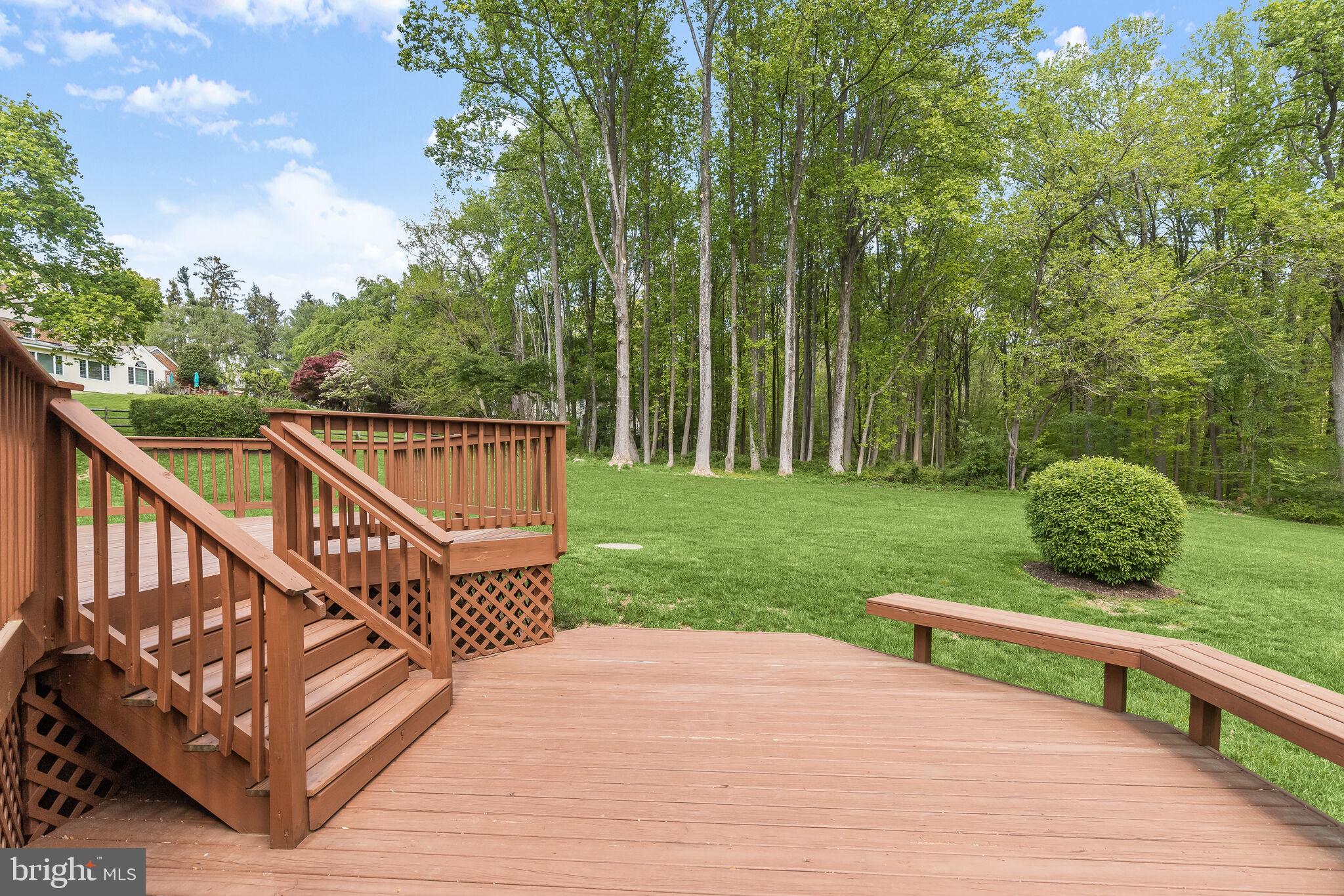 HOLLY KNOLL - Residential