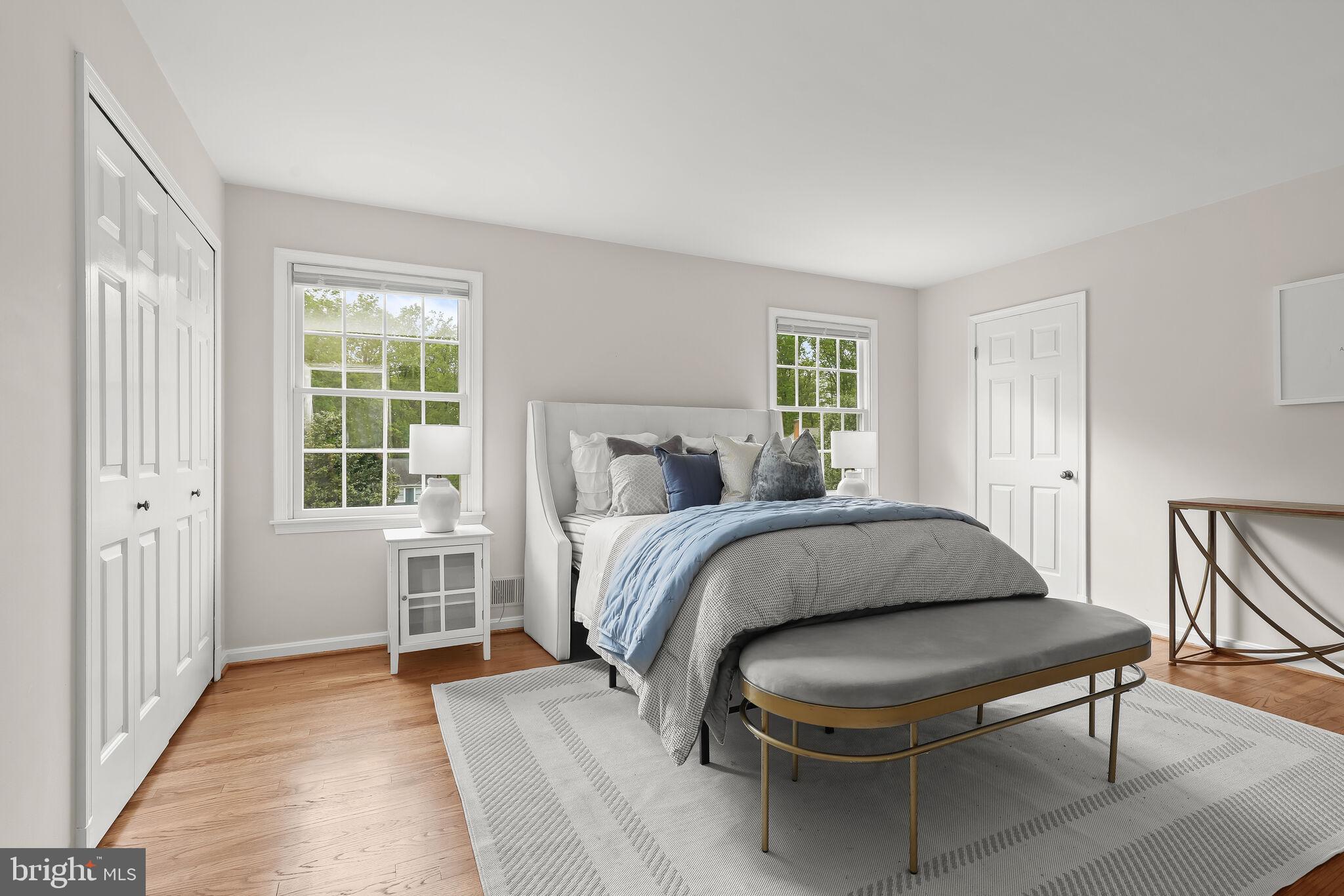 HOLLY KNOLL - Residential