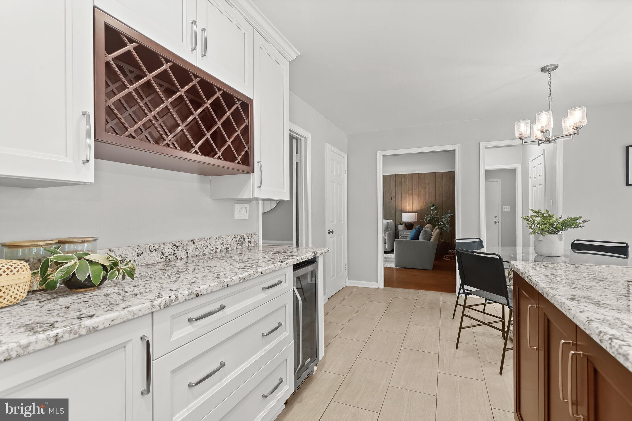 HOLLY KNOLL - Residential