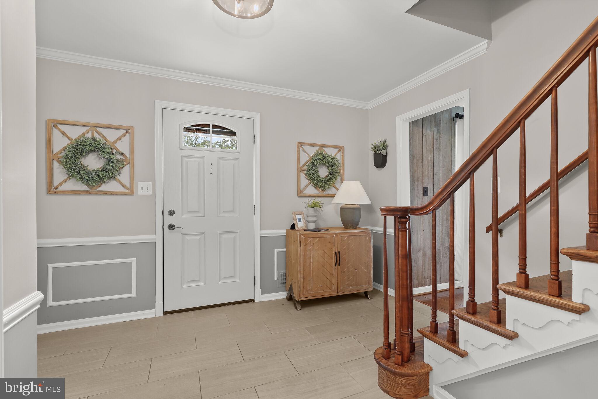 HOLLY KNOLL - Residential