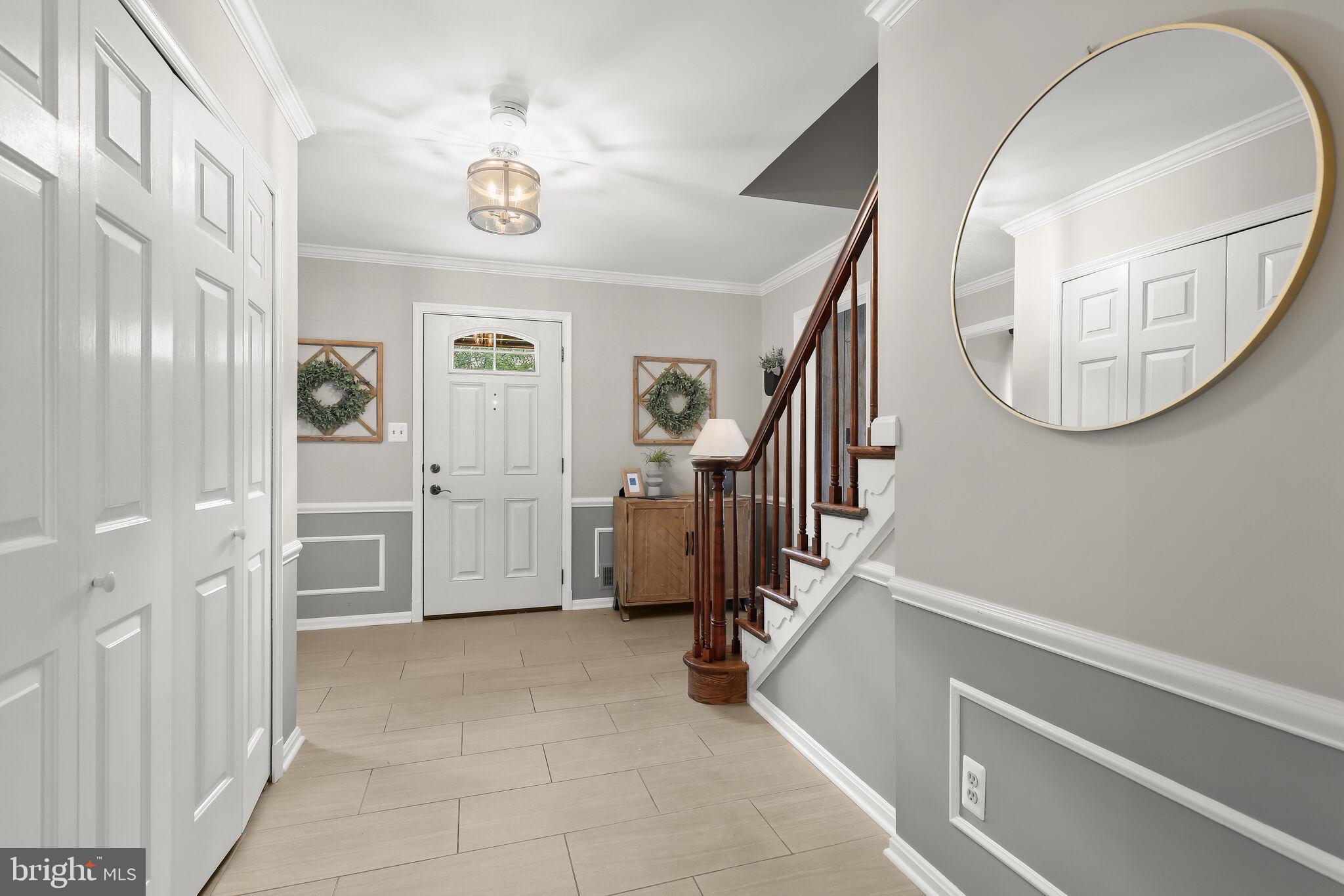 HOLLY KNOLL - Residential