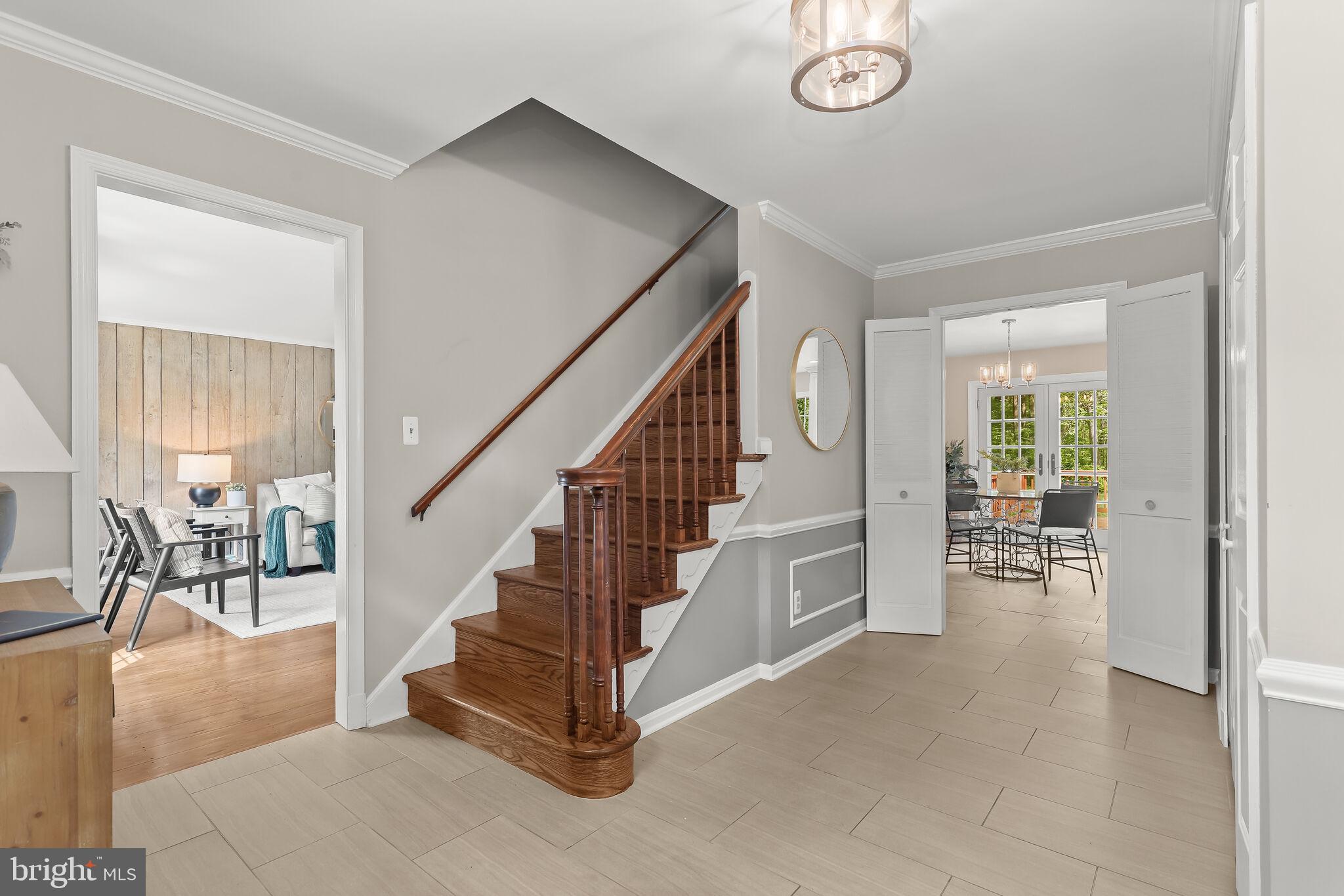 HOLLY KNOLL - Residential