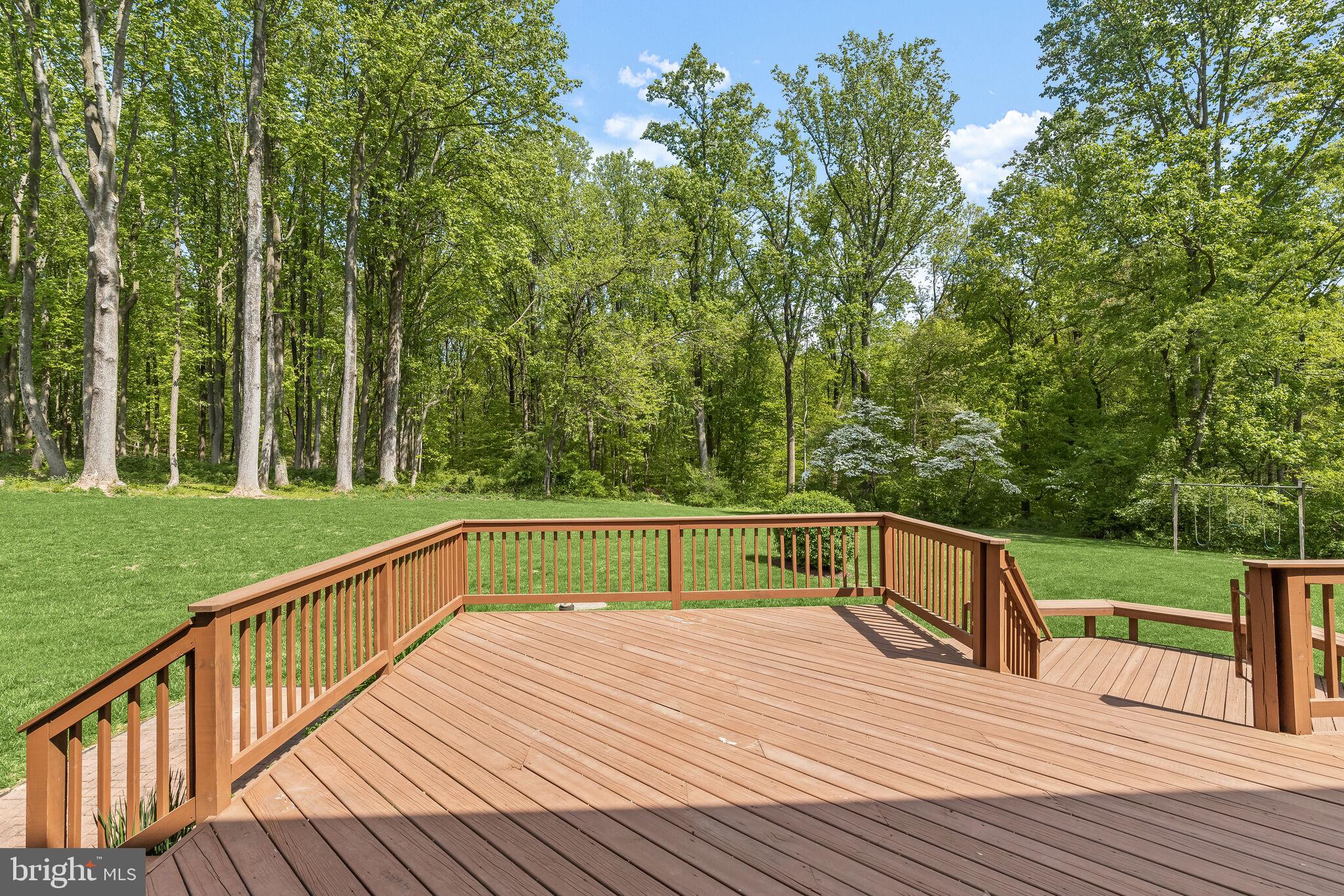 HOLLY KNOLL - Residential