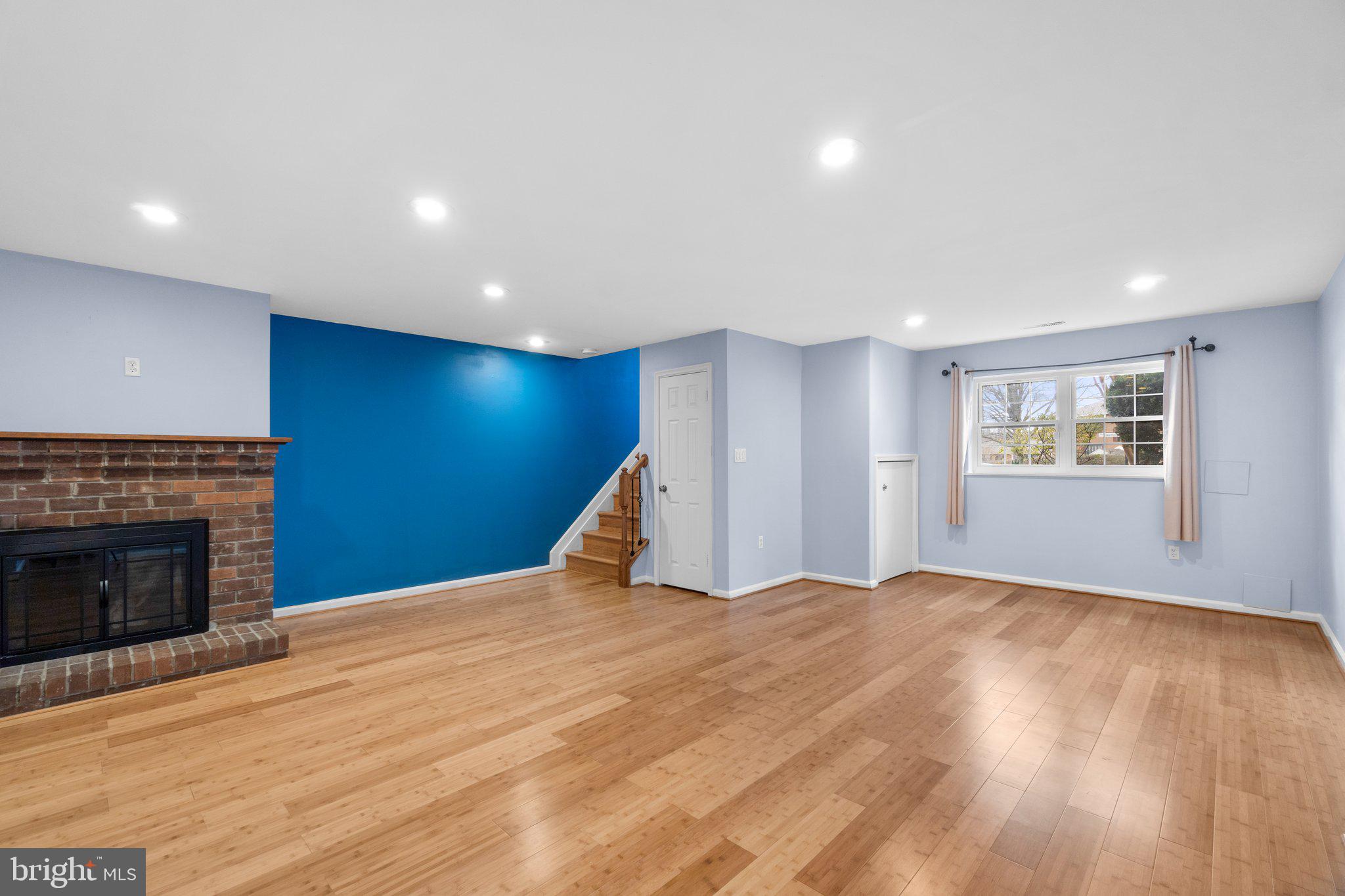 DULANEY TOWERS - Residential