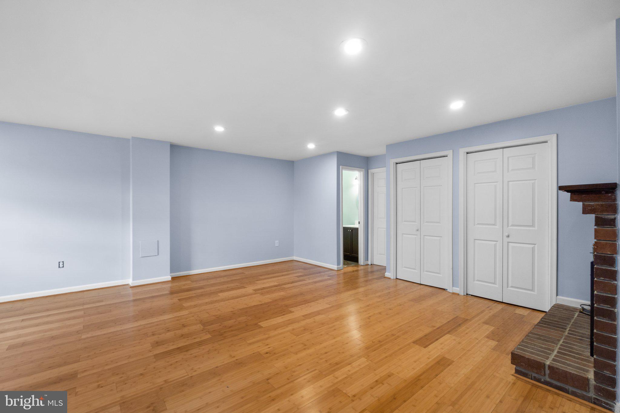 DULANEY TOWERS - Residential