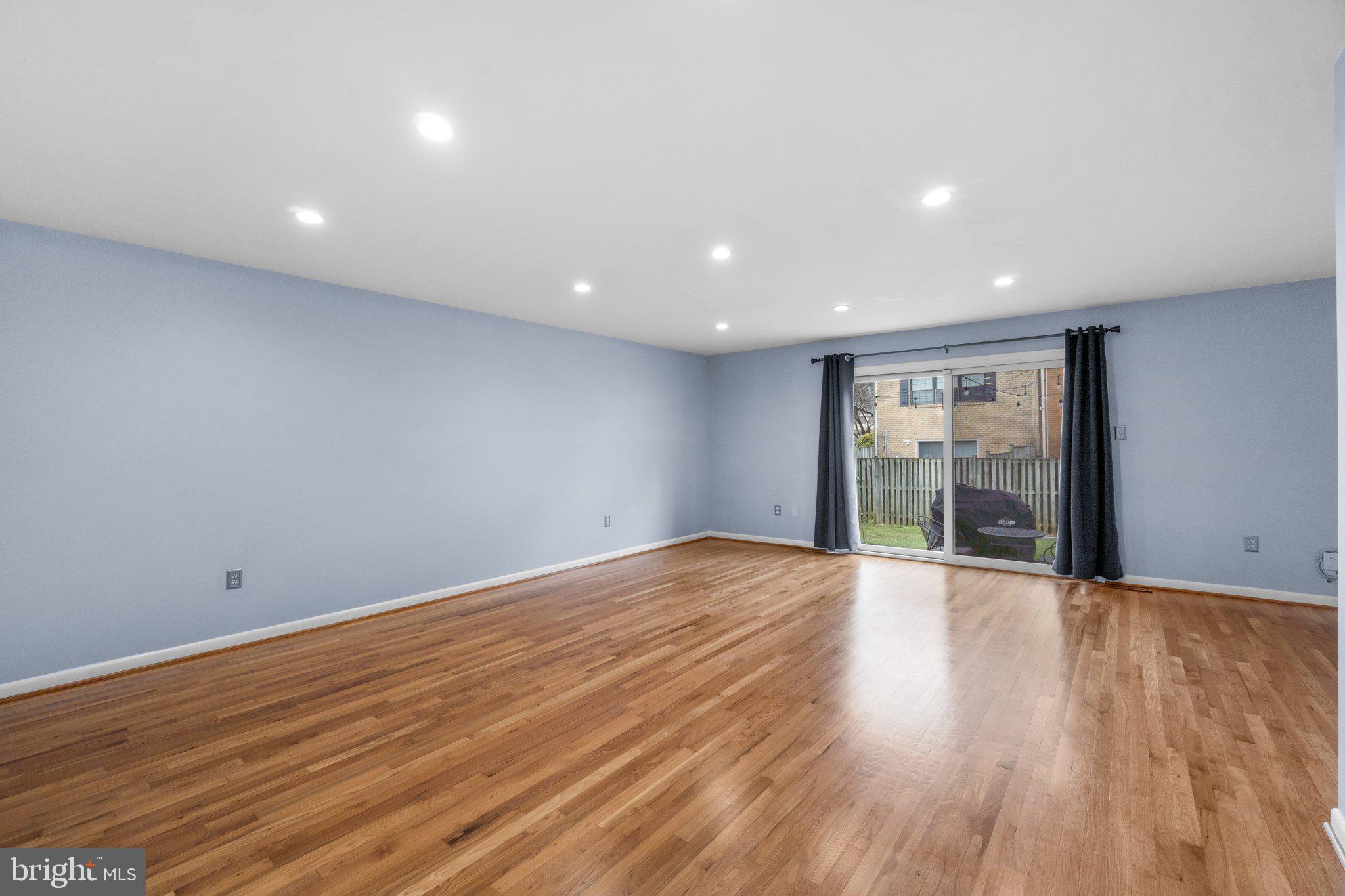 DULANEY TOWERS - Residential