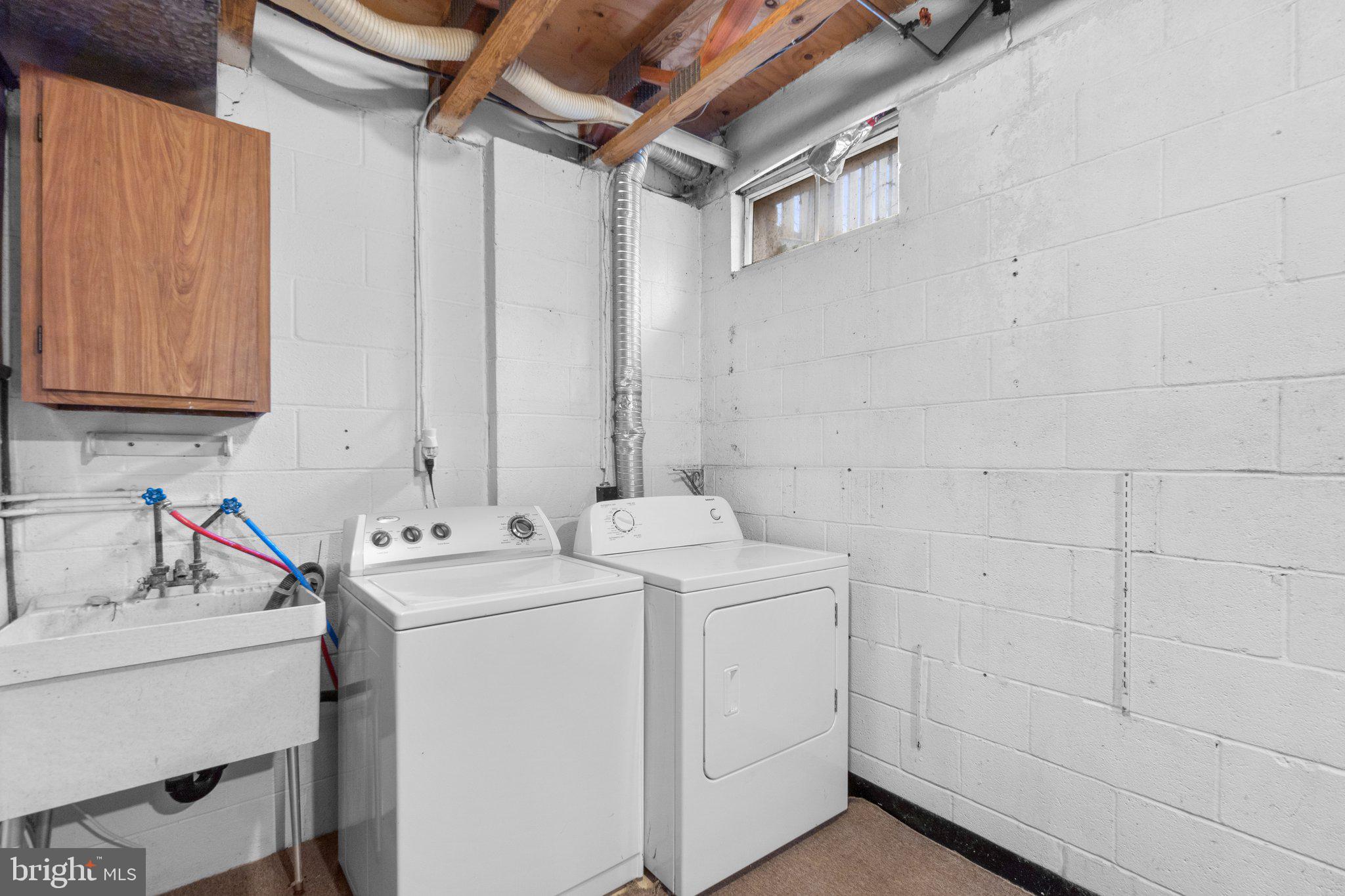 DULANEY TOWERS - Residential