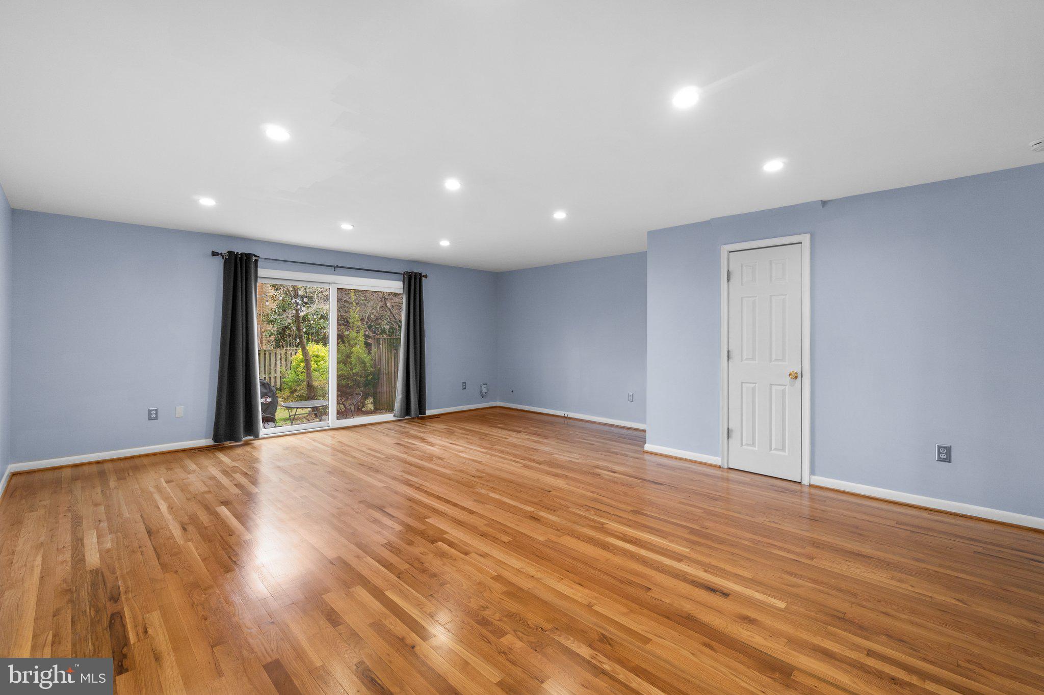 DULANEY TOWERS - Residential