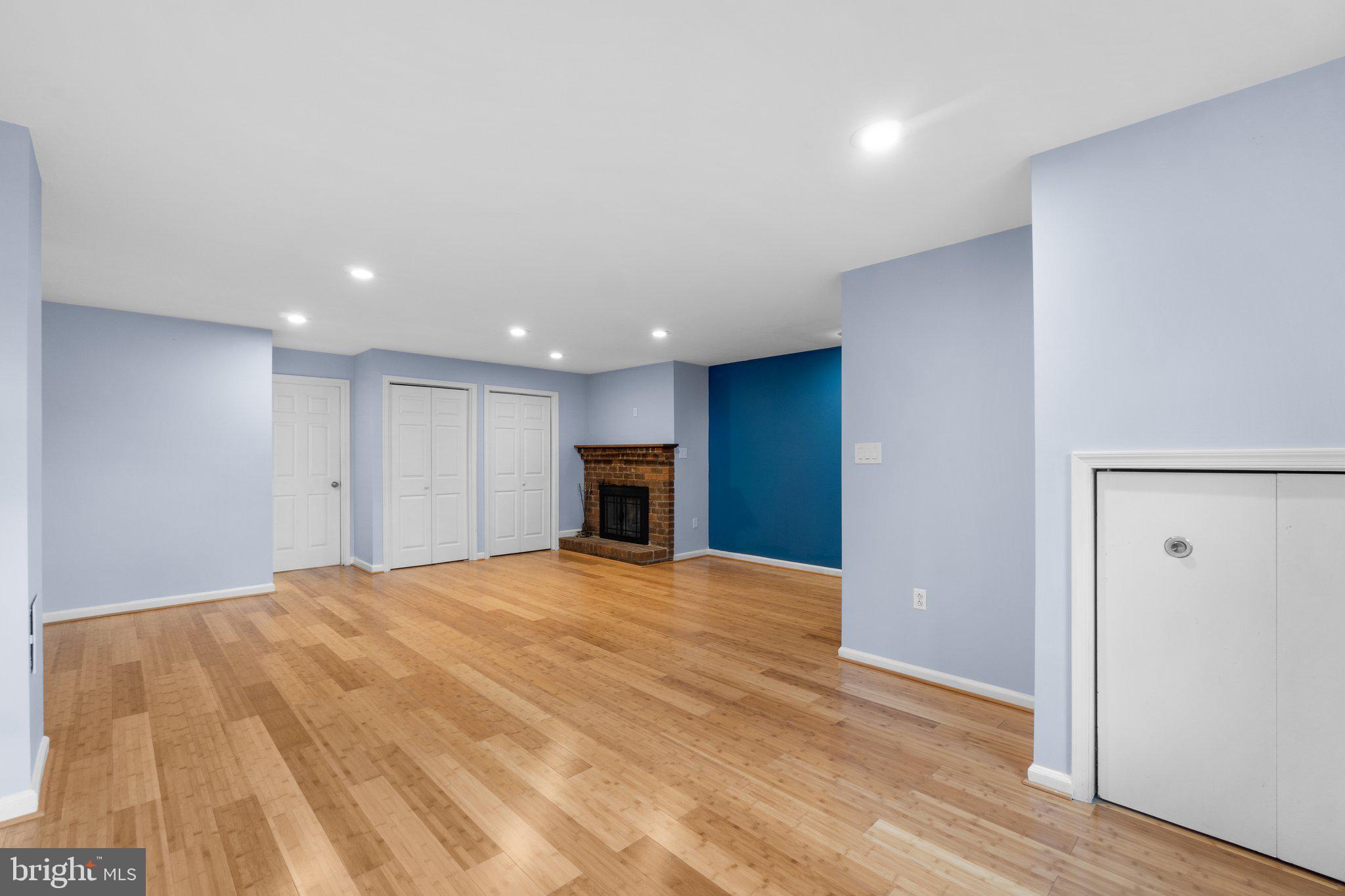 DULANEY TOWERS - Residential