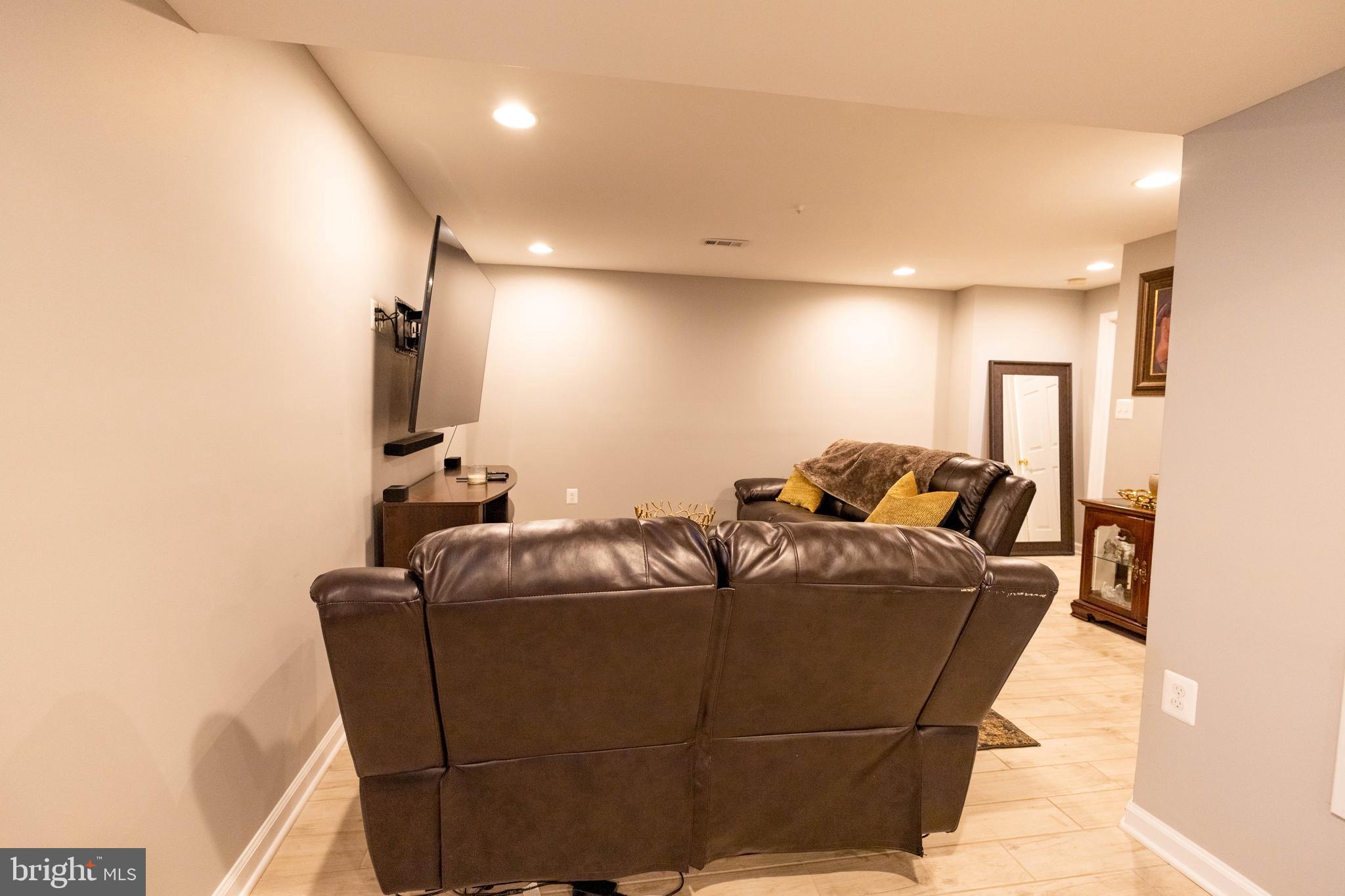 HOLLAWAY ESTATES - Residential