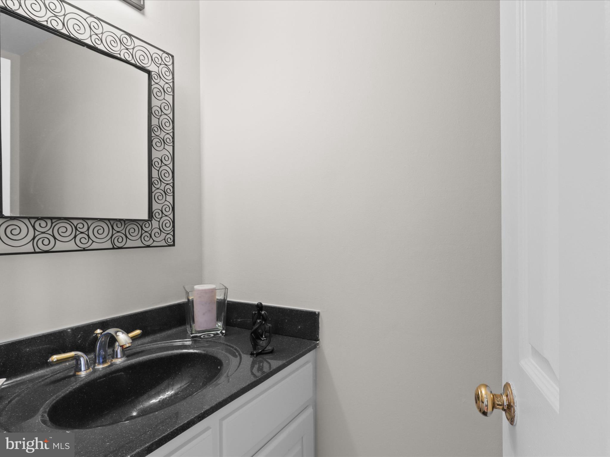 SARATOGA TOWNHOUSES - Residential