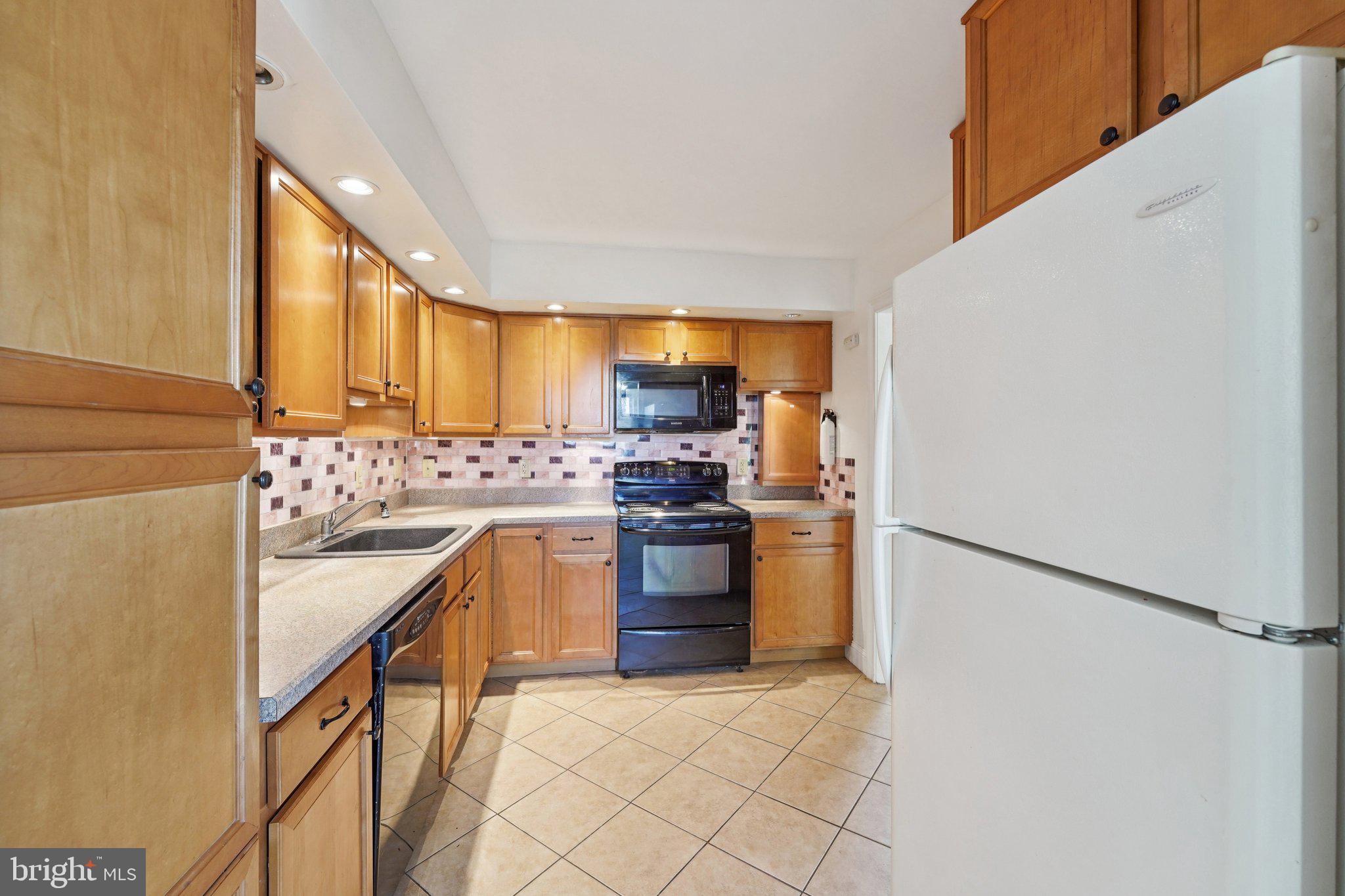 MEADOW WOOD - Residential