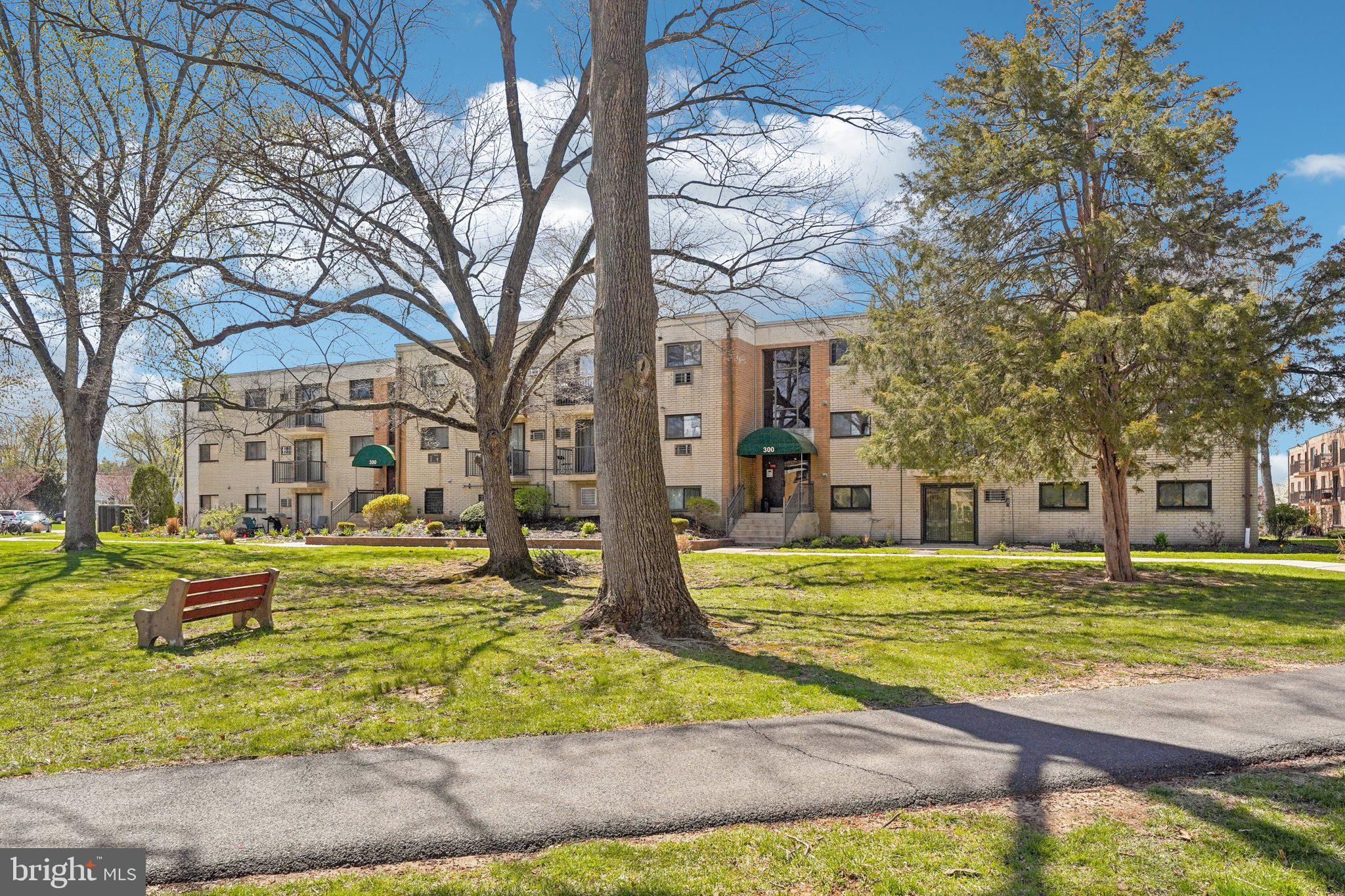 1575 W STREET ROAD 327