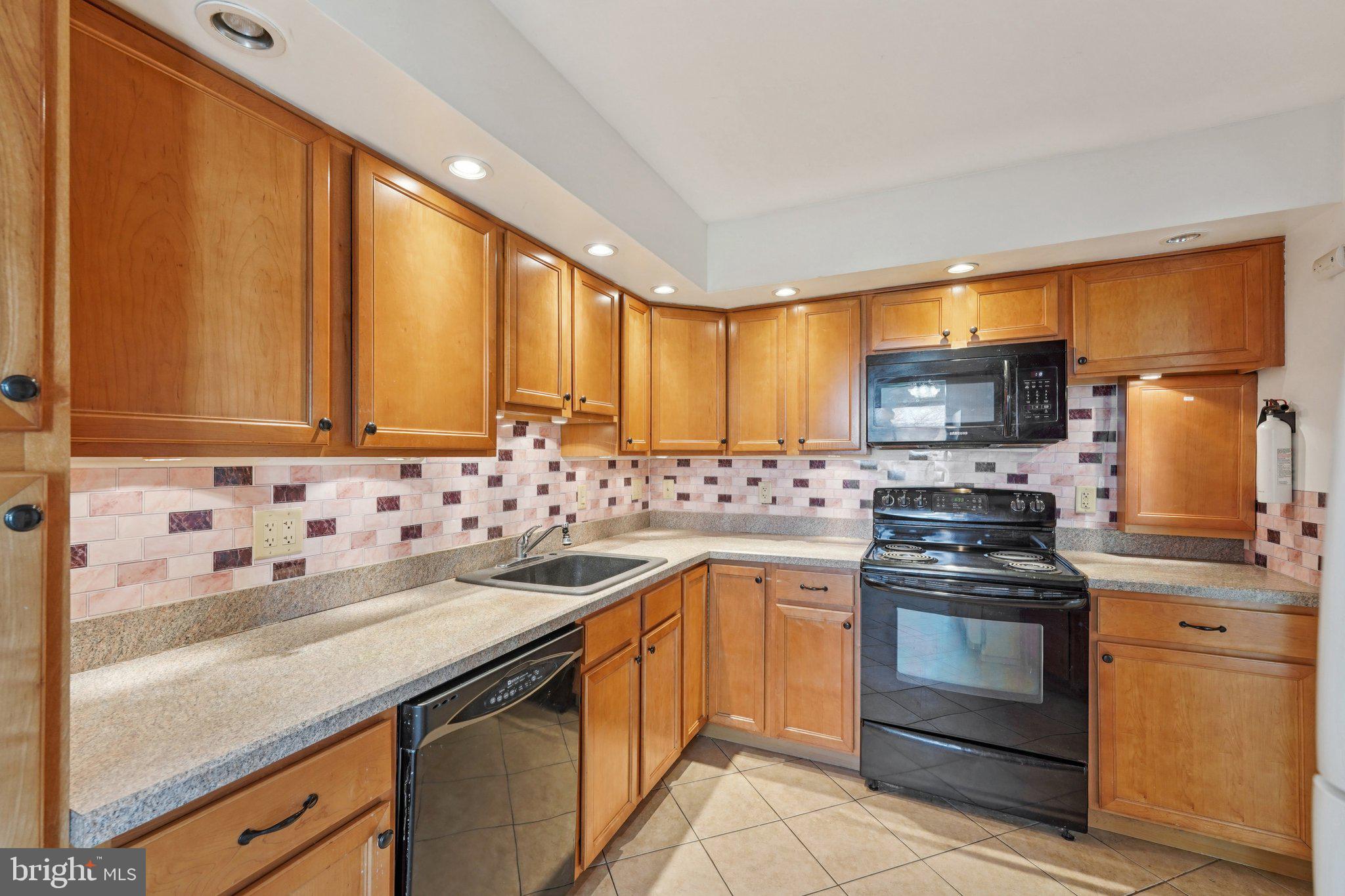 MEADOW WOOD - Residential