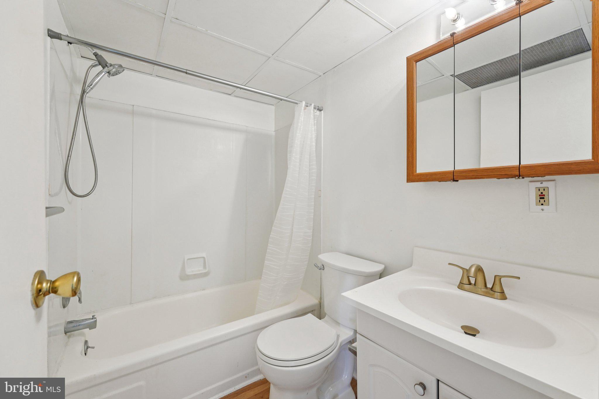 MEADOW WOOD - Residential