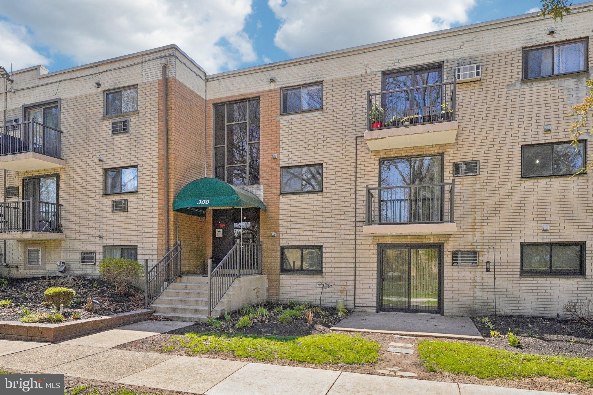 1575 W STREET ROAD 327