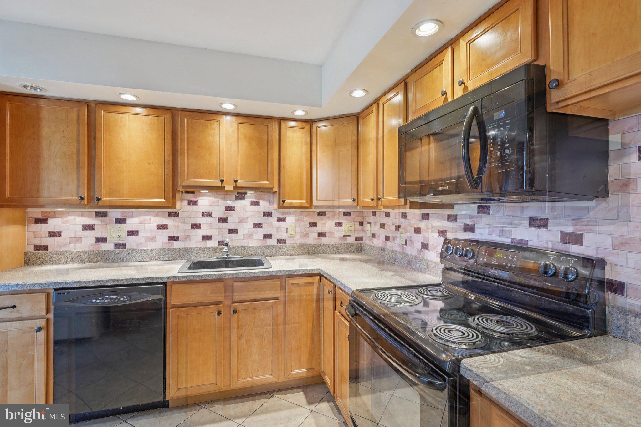 MEADOW WOOD - Residential