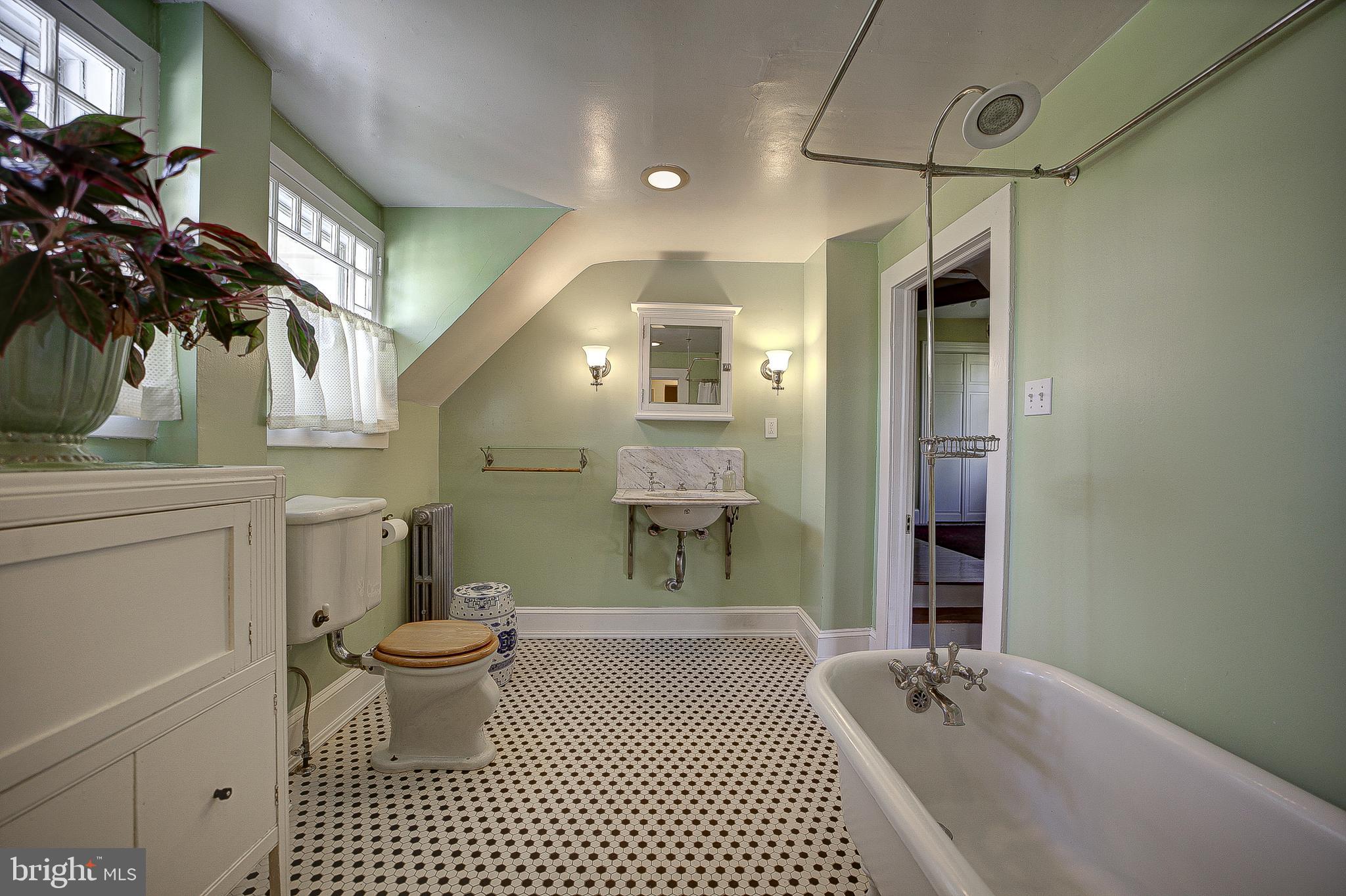 COLLEGE PARK - Residential