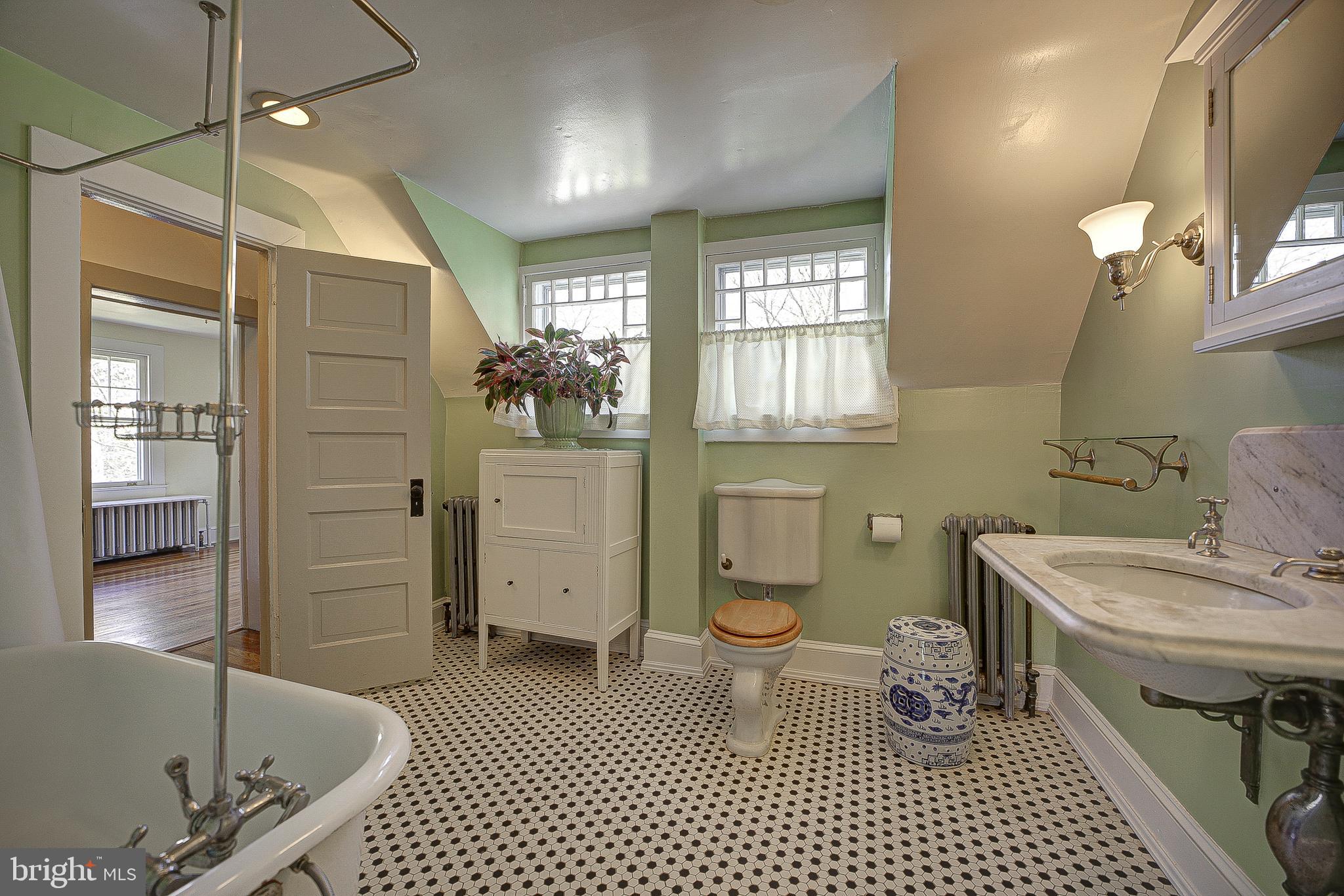 COLLEGE PARK - Residential