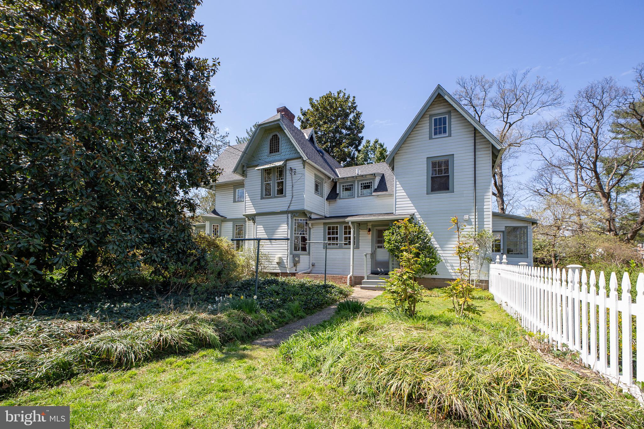 COLLEGE PARK - Residential