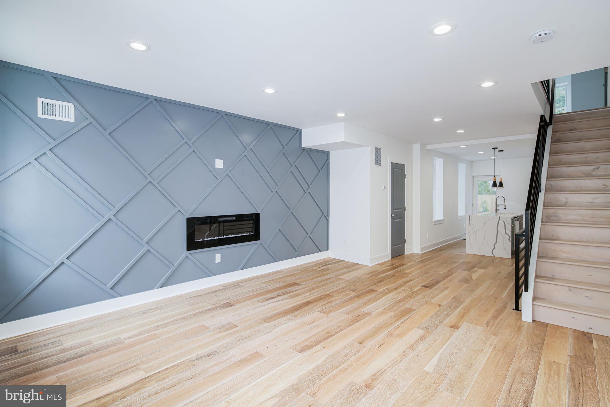 OLDE KENSINGTON - Residential