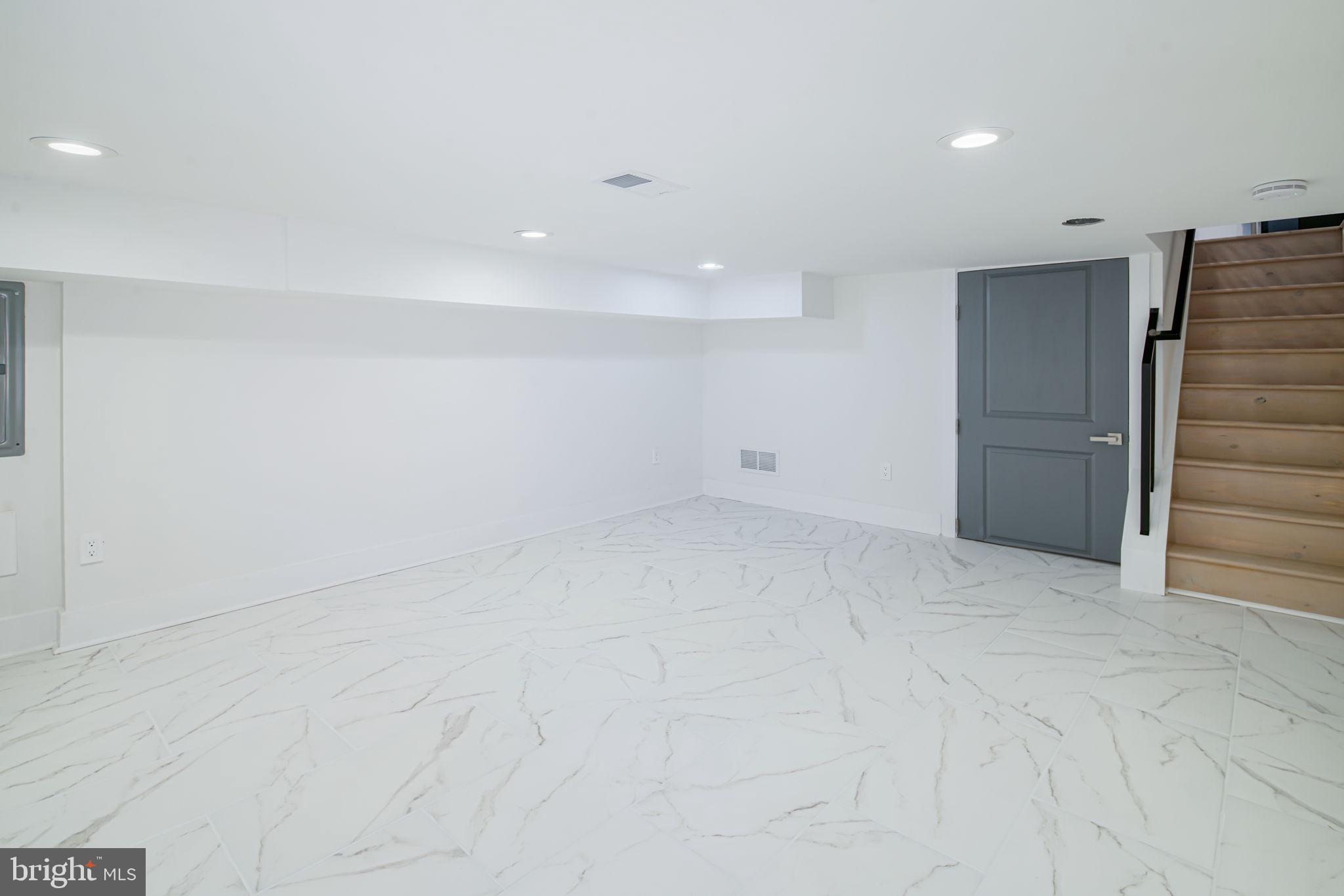 OLDE KENSINGTON - Residential