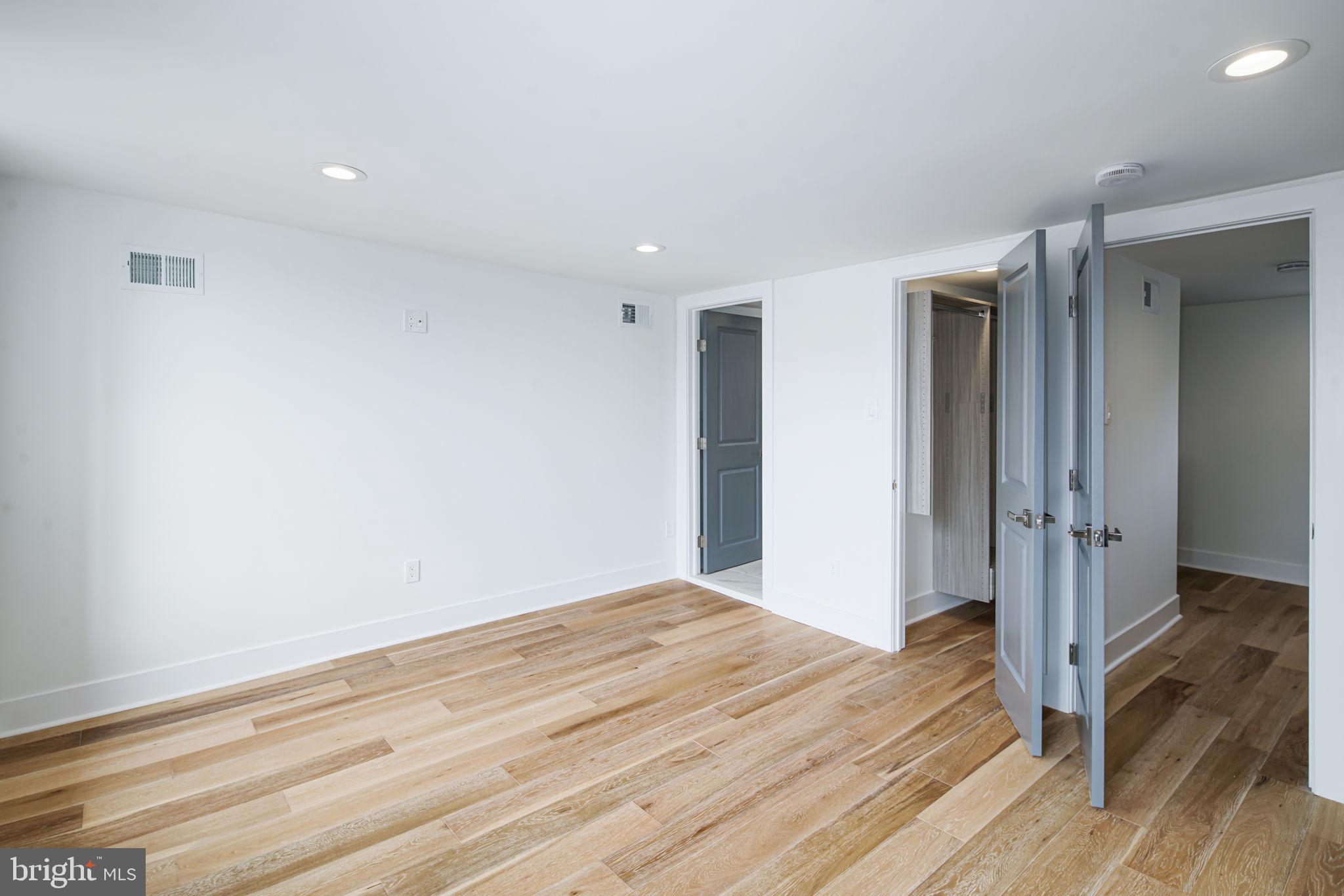 OLDE KENSINGTON - Residential