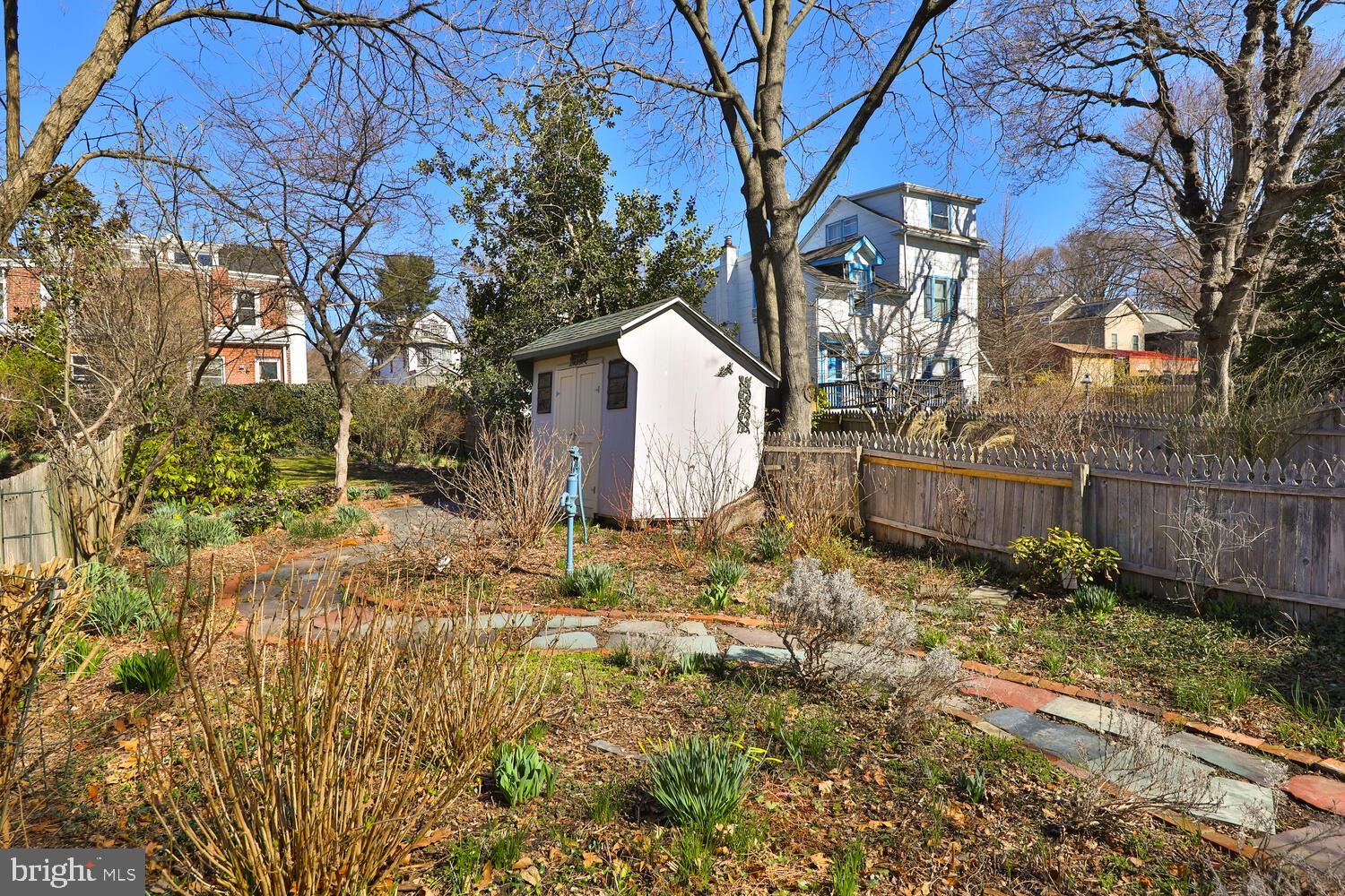 BLUE BELL HILL - Residential