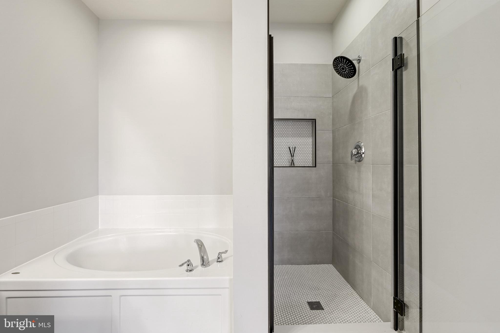 HIDDEN CREEK - Residential