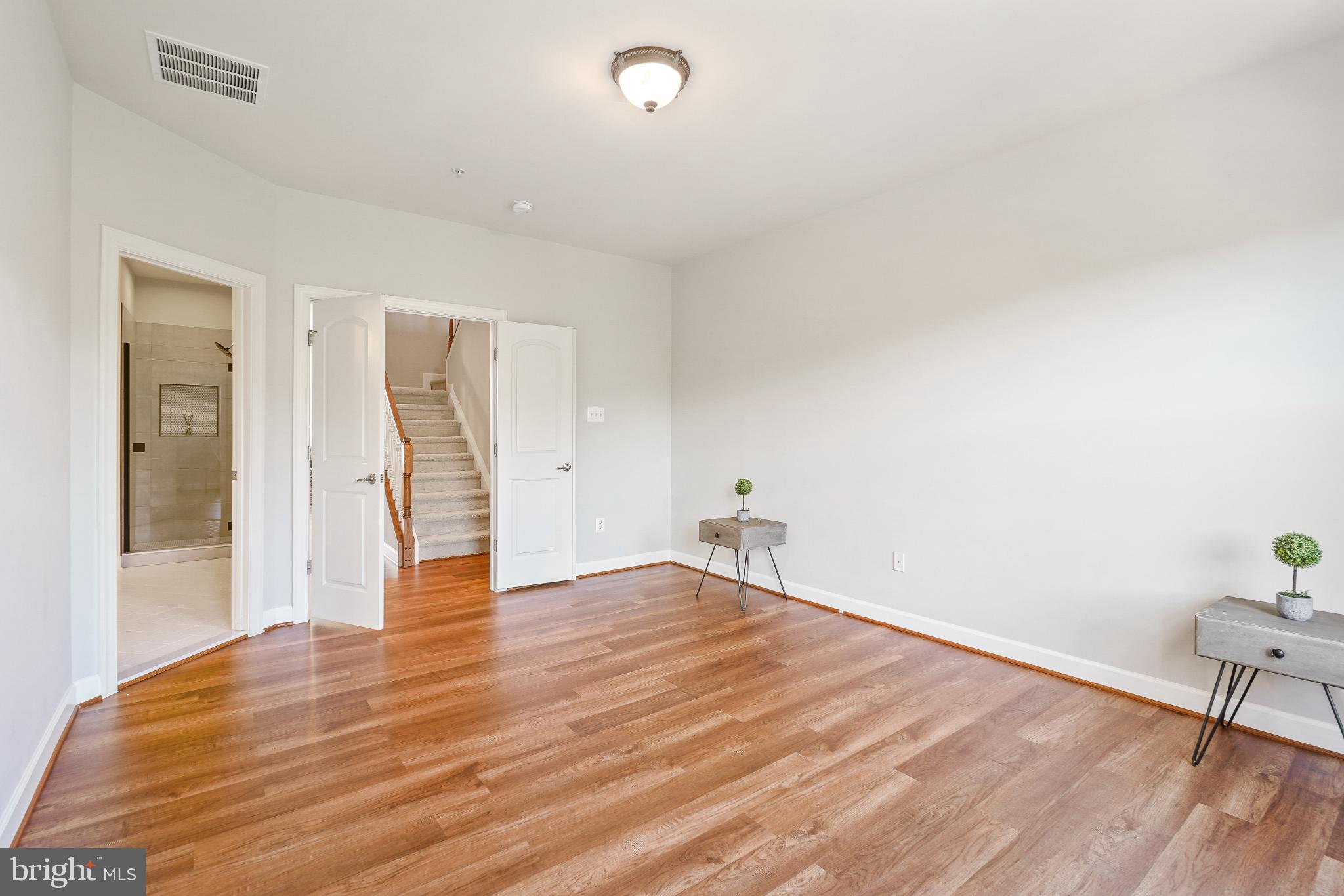 HIDDEN CREEK - Residential